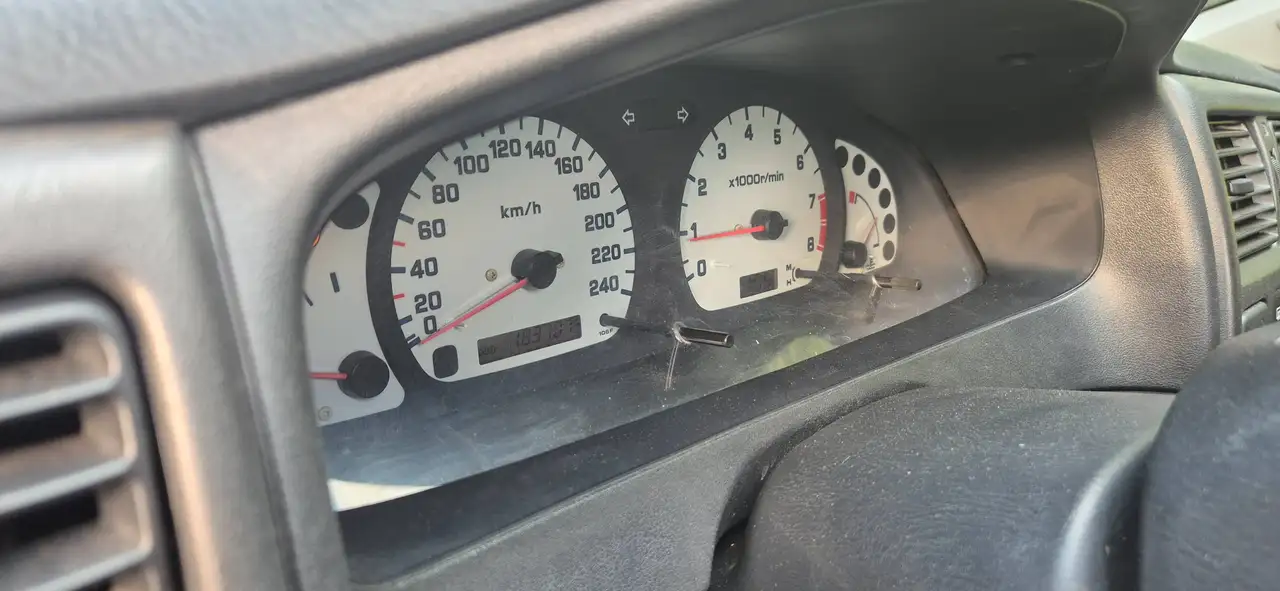 Nissan Almera GTI, foto 2