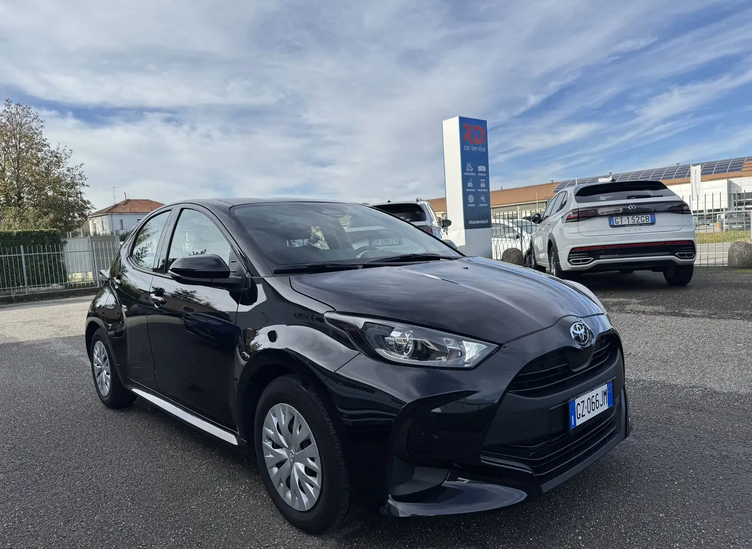 Toyota Yaris 1.5H Active // IBRIDA // BusinessPack // ITALIANA Negro - 2