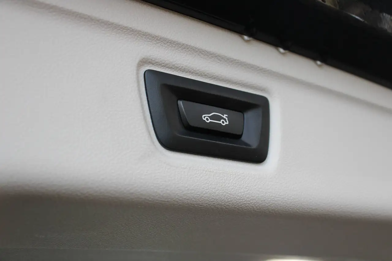 BMW 320 Touring 320eA PHEV *inklapbare Trekhaak, миниатюра 17