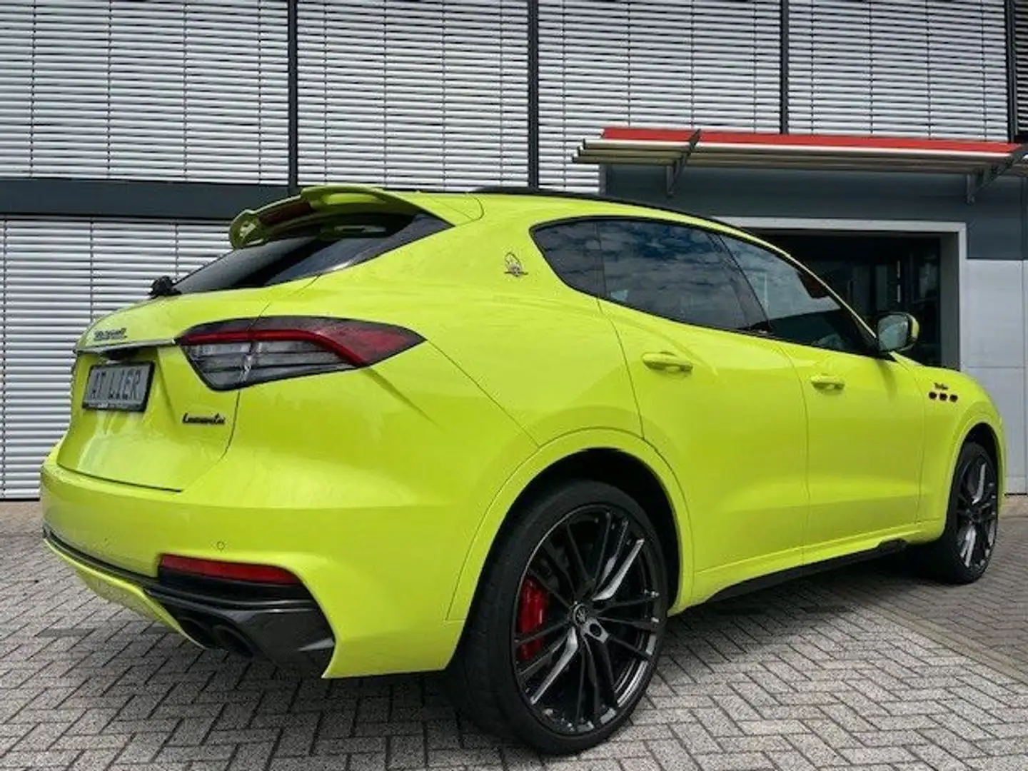 Maserati Levante 3.8 V8 Trofeo AWD HYPERGREEN CARBON Groen - 2