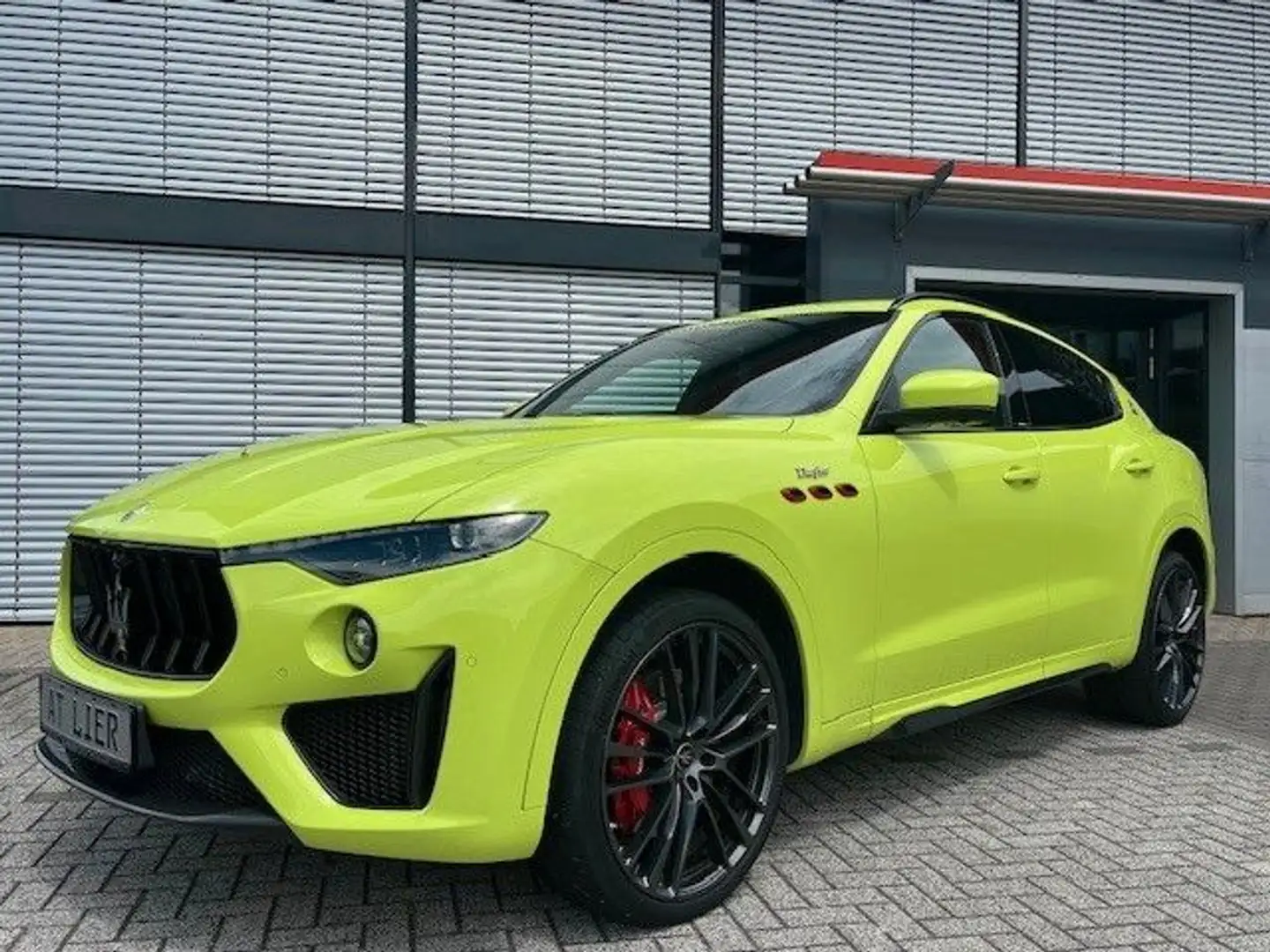 Maserati Levante 3.8 V8 Trofeo AWD HYPERGREEN CARBON Groen - 1