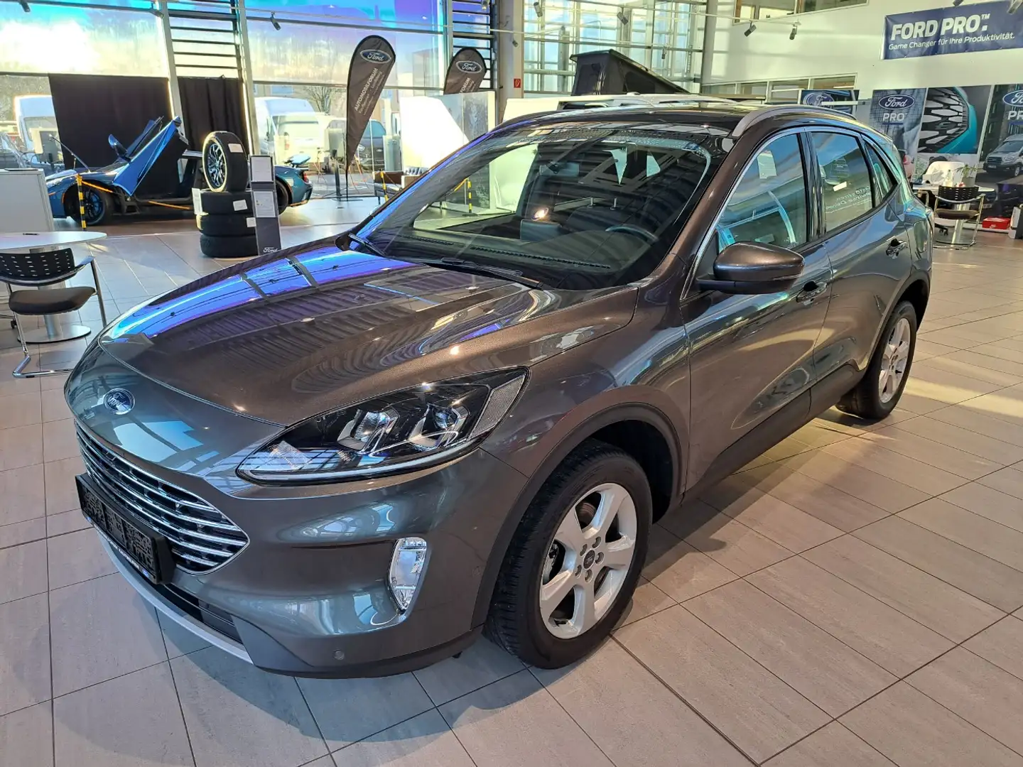 Ford Kuga 1.5 EcoBoost Titanium ACC AHK Navi Pano Grau - 2