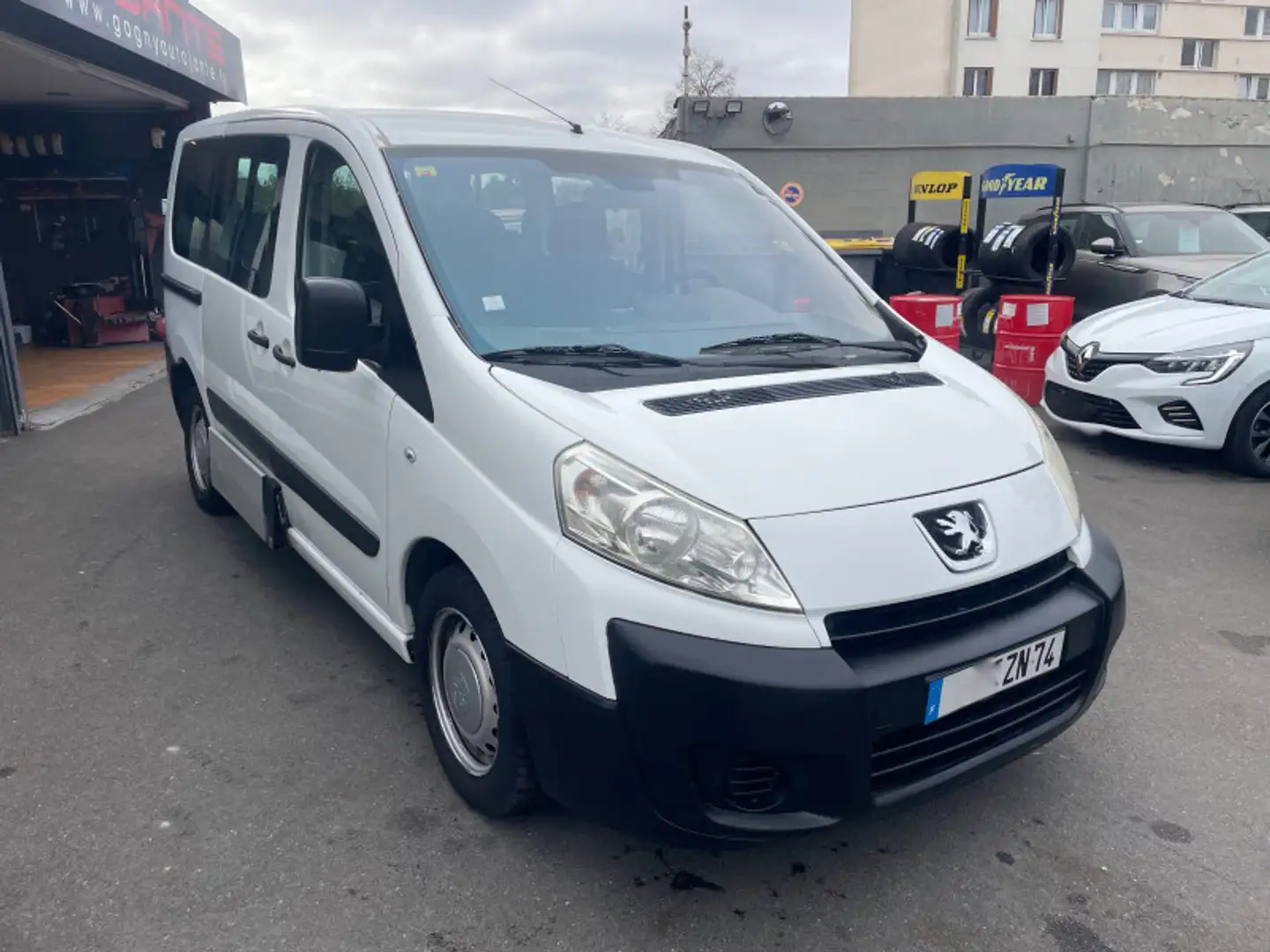 Peugeot Expert 1.6 HDI 90 ch CONFORT CLIM COURT 9 PLACES Weiß - 2