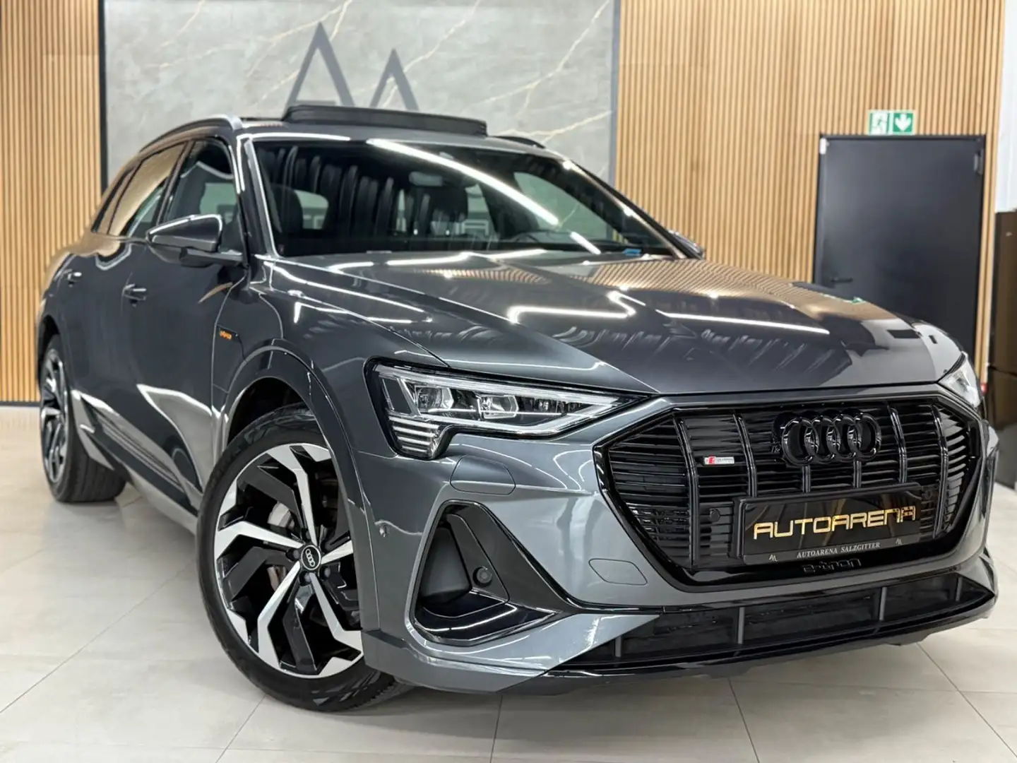 Audi e-tron E-tron 55 S-Line Quattro*BLACK*PANO*LED*B&O* Grau - 1