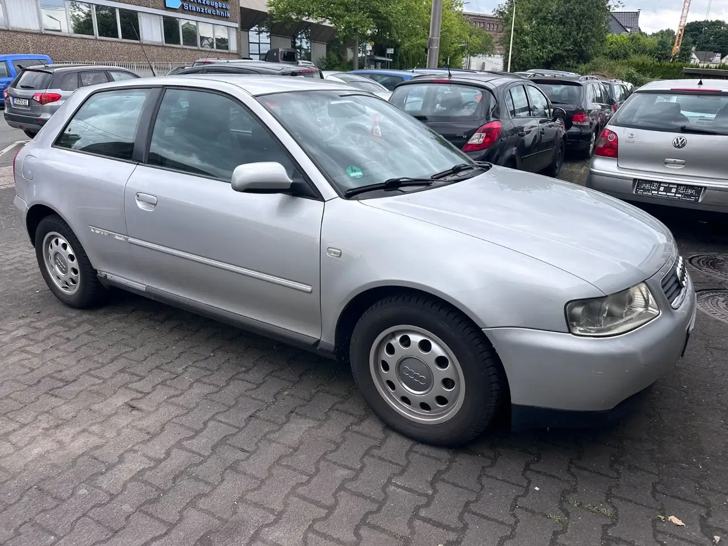 Audi A3 1.6 Auto Attraction Argent - 2