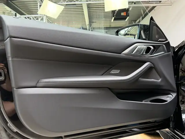 BMW M4 view 16