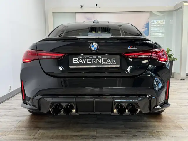 BMW M4 view 5