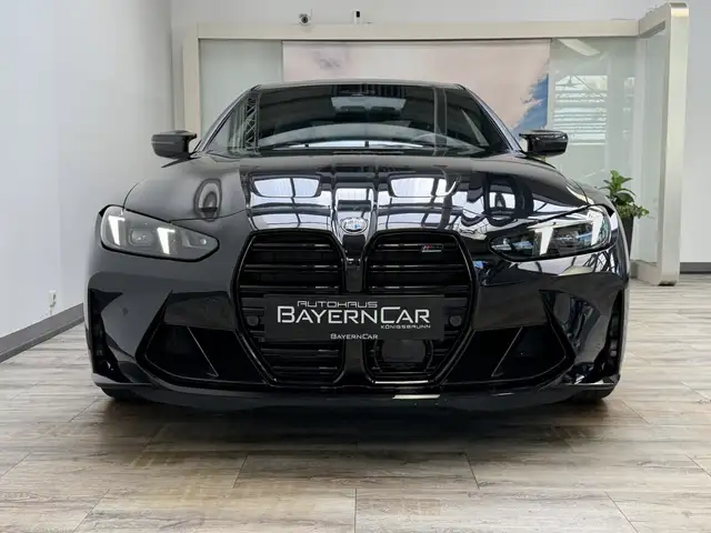 BMW M4 view 2