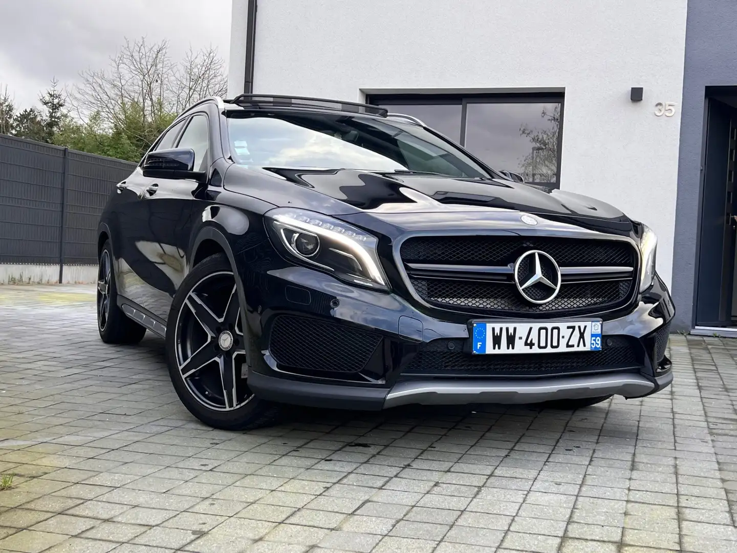 Mercedes-Benz GLA 200 d 4-Matic  AMG ////120000KM//// Noir - 2