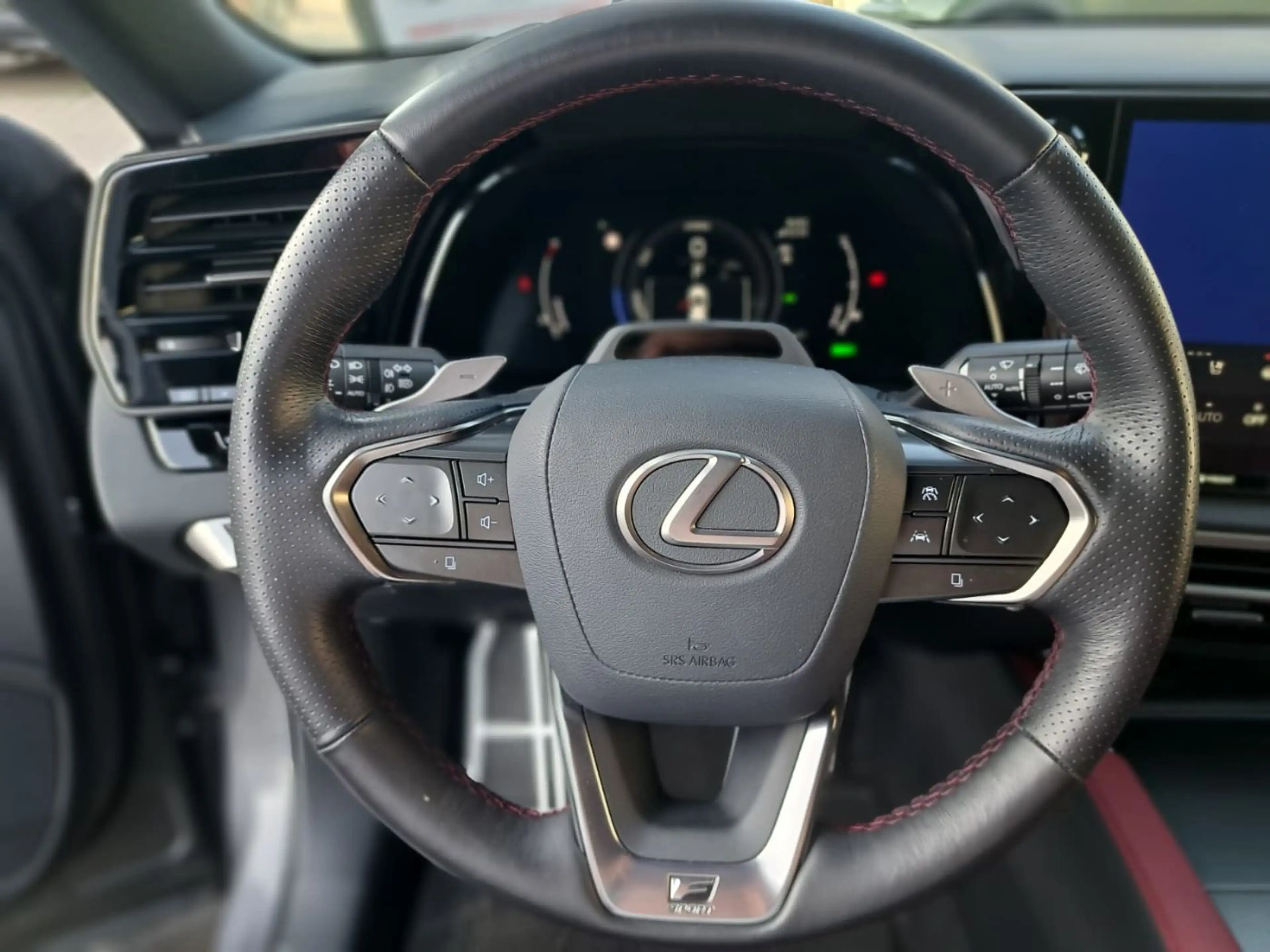 Lexus RX 500h F-Sport Performance zuverlässiger SUV — photo 16