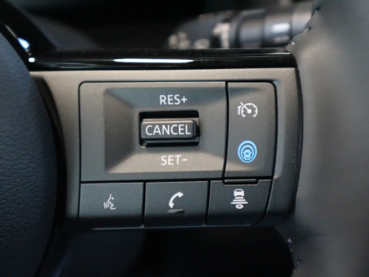 Nissan X-Trail TEKNA+ 1.5 VC-T e-POWER e-4ORCE ACC+LED 19