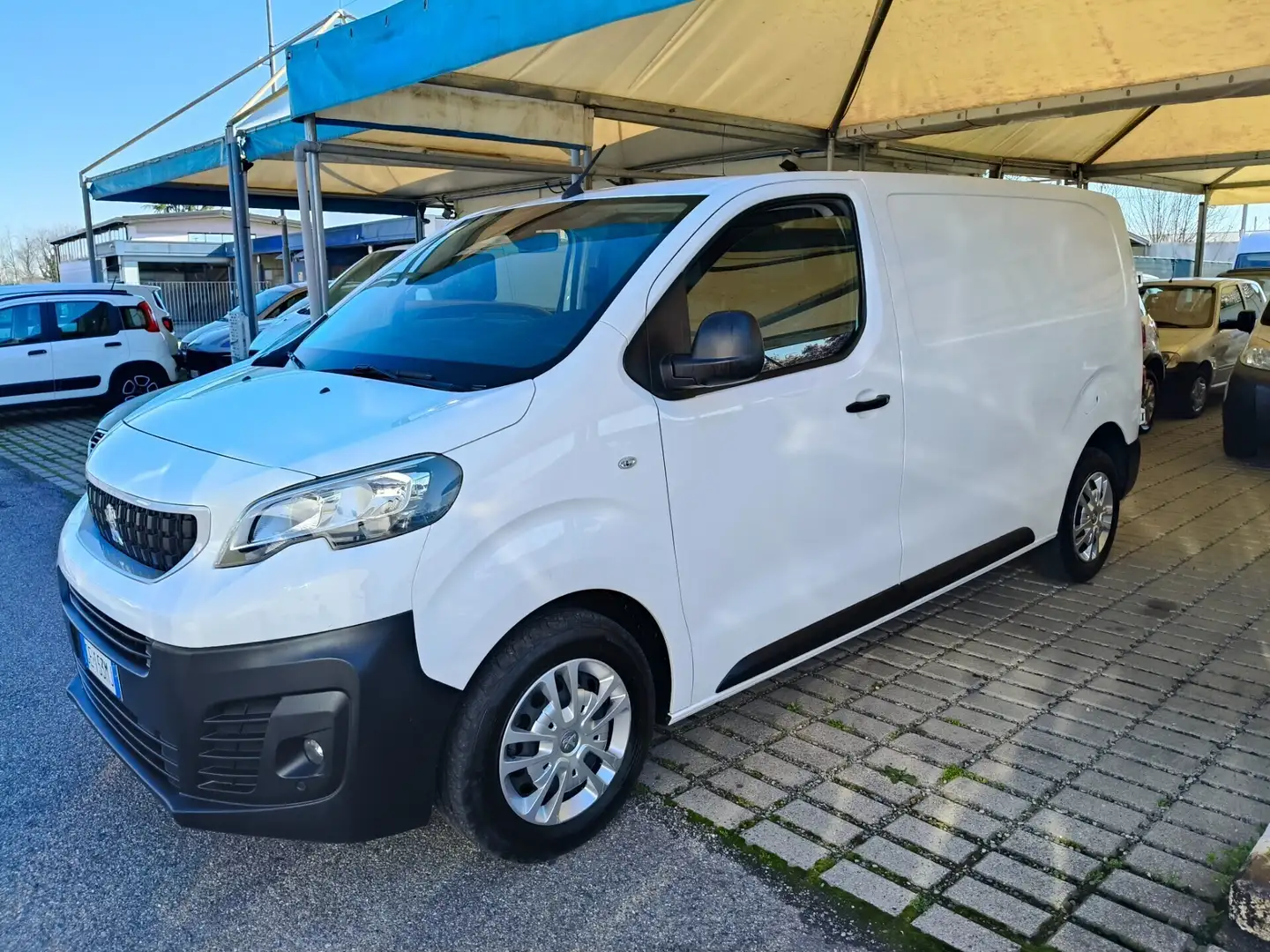 Peugeot Expert 2.0 BlueHDi 120 S&S PL-TN Furgone Premium Standard Wit - 1