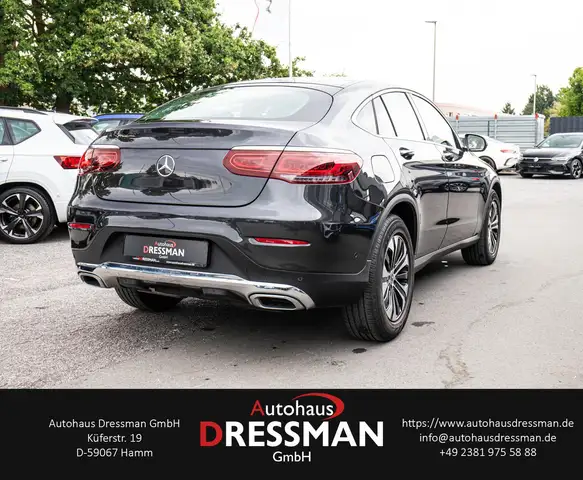 Mercedes-Benz GLC view 4