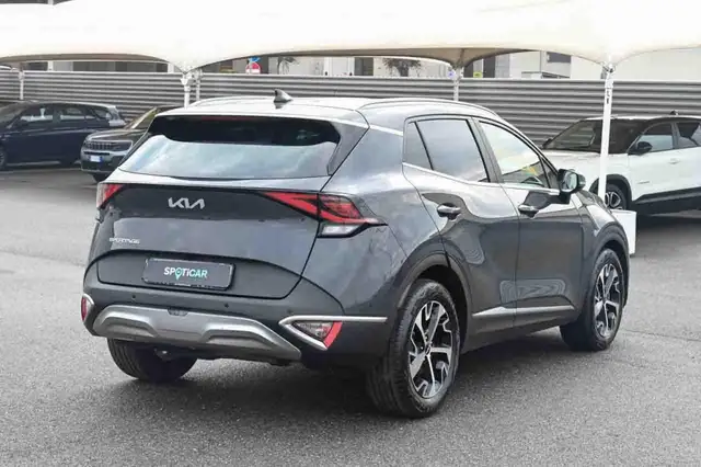 Kia Sportage view 3