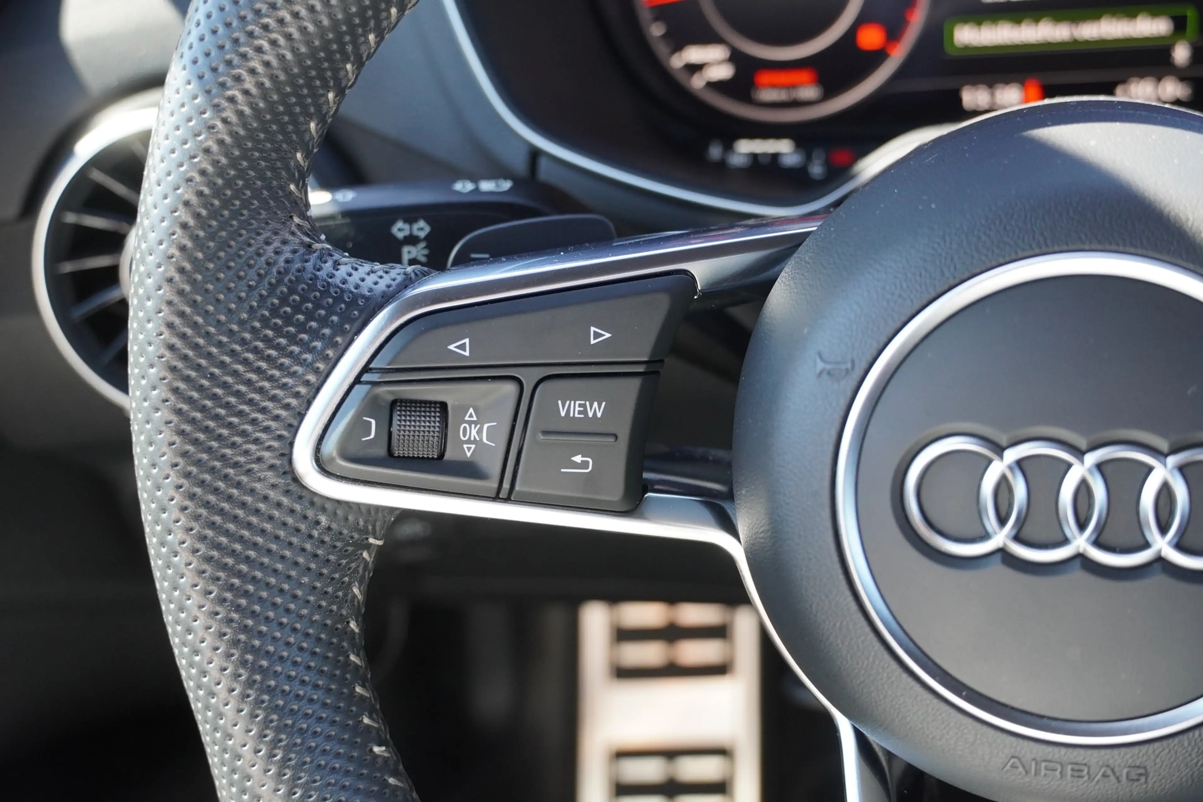 Audi TT Coupe 45 quattro S-Line LED Teilleder PDC — photo 16