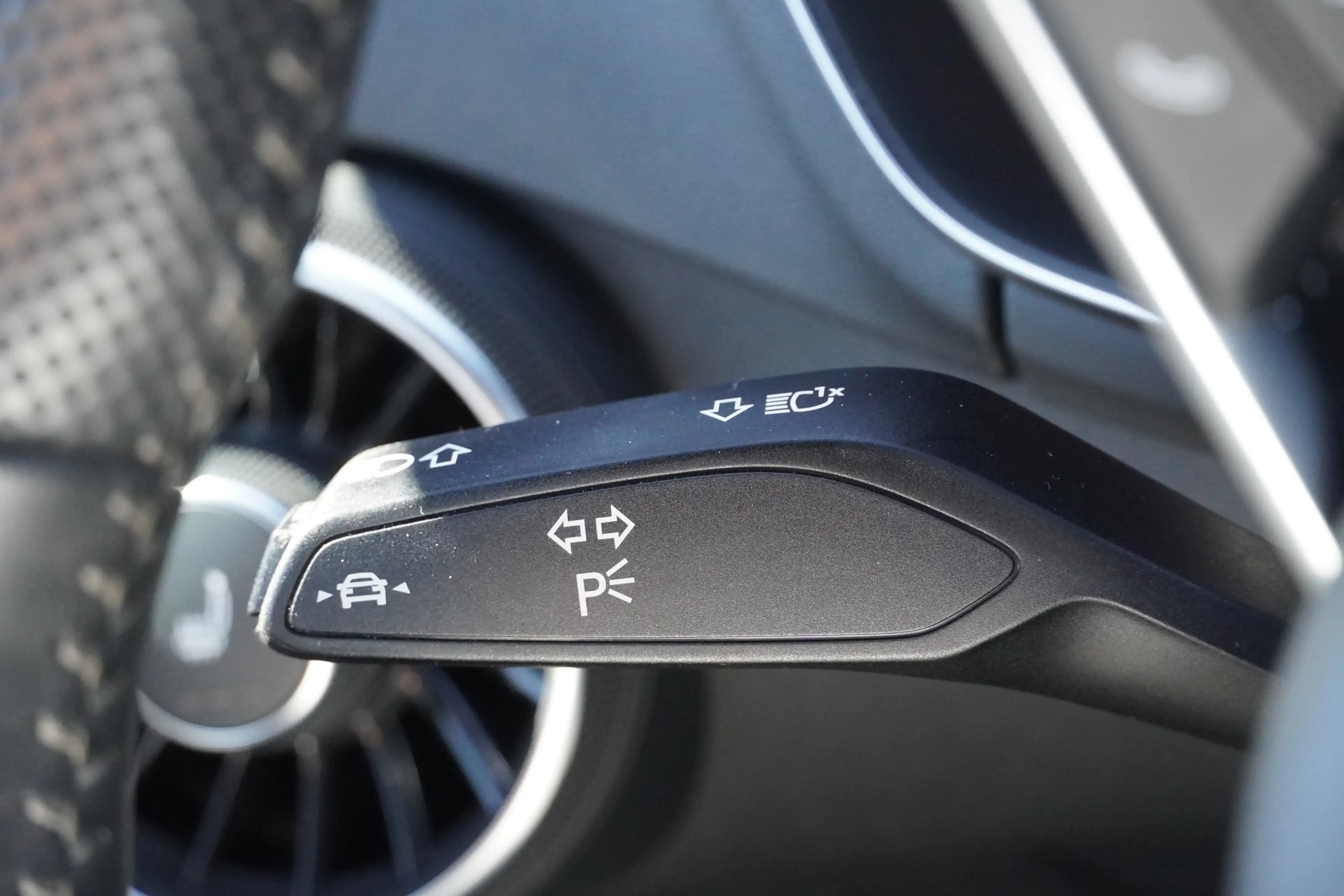 Audi TT Coupe 45 quattro S-Line LED Teilleder PDC — photo 18
