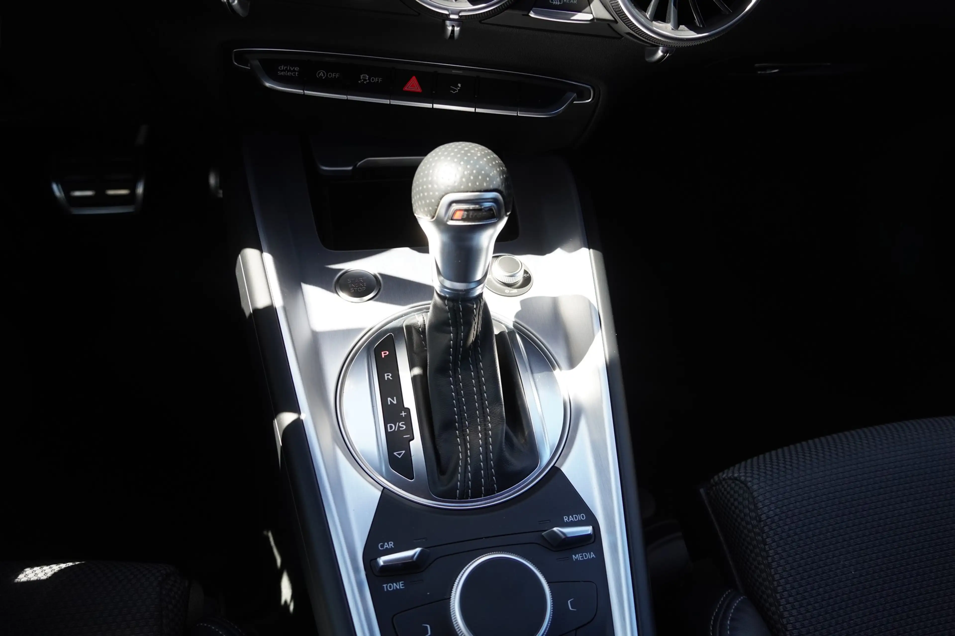 Audi TT Coupe 45 quattro S-Line LED Teilleder PDC — photo 21