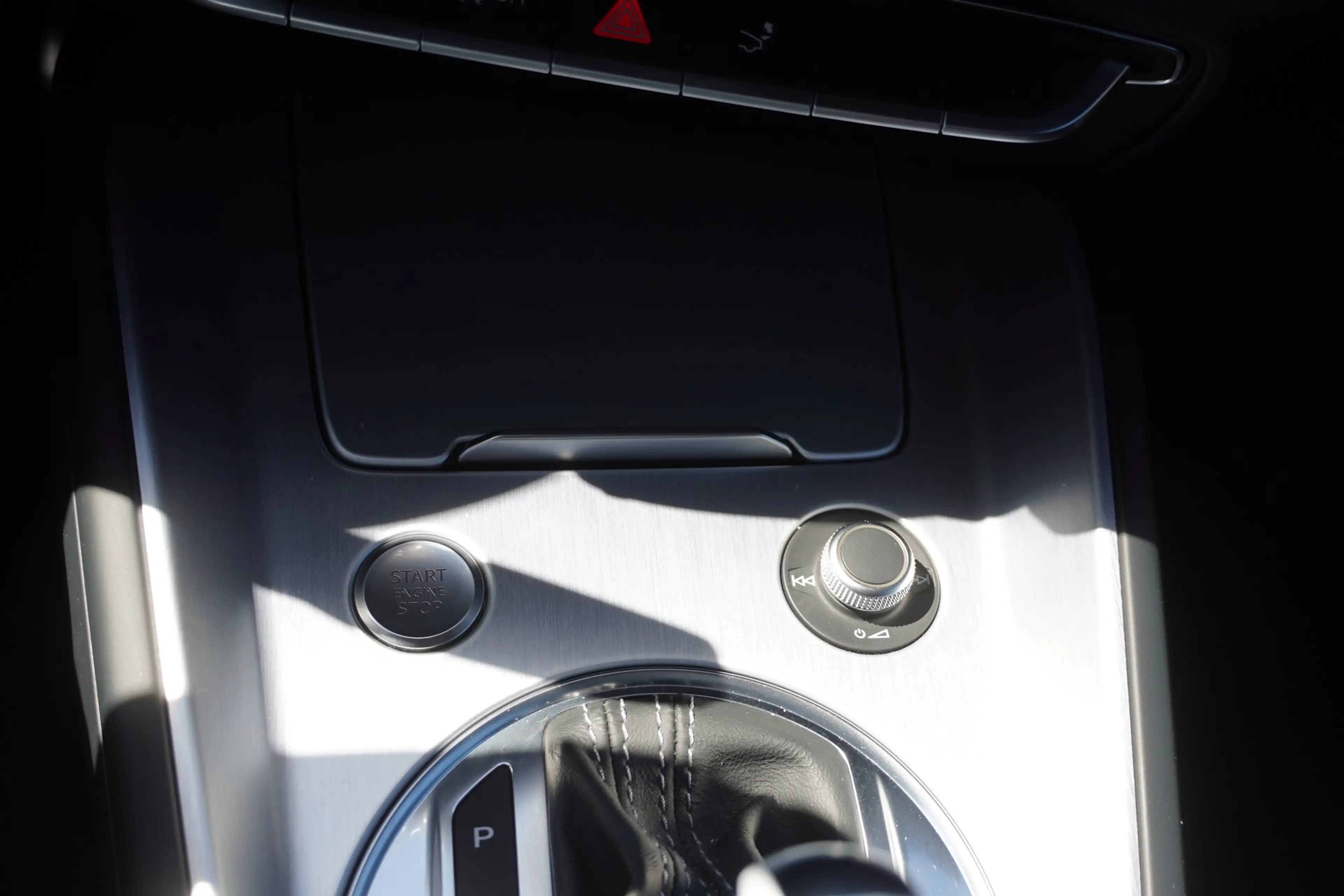 Audi TT Coupe 45 quattro S-Line LED Teilleder PDC — photo 23