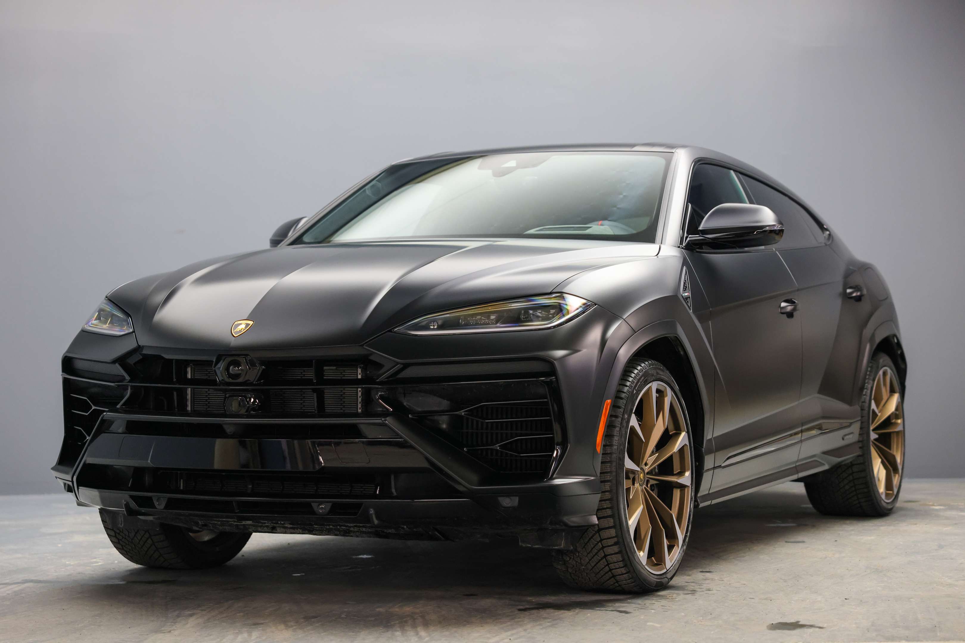 2025 Lamborghini Urus V8 4L twin-turbocharged plug-in hybrid system,
