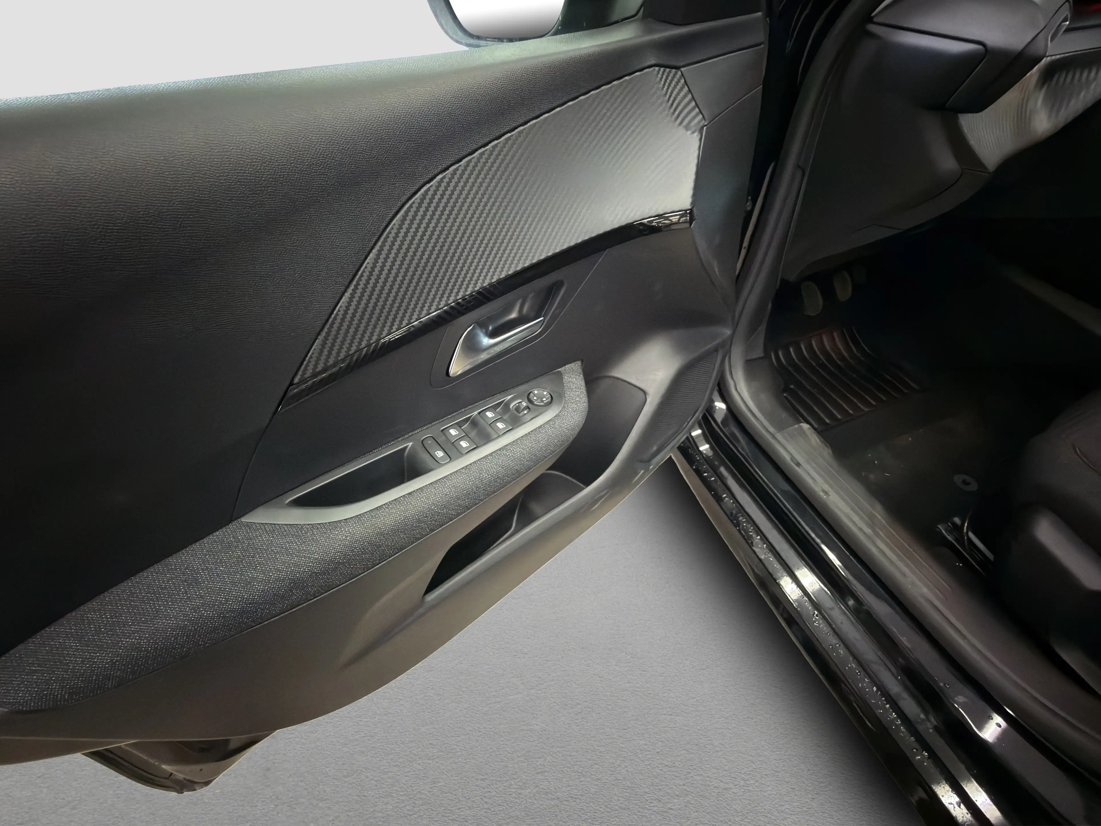 Peugeot 208 208 Style PureTech 100 1,2 — photo 9