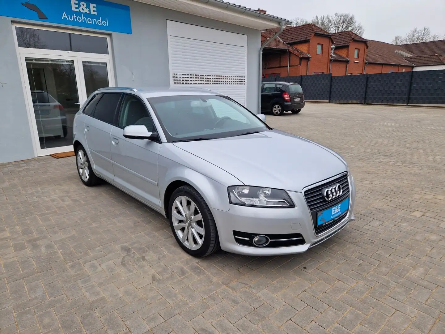Audi A3 2.0 TDI+Scheckheft+AHK+Tempomat Argent - 1