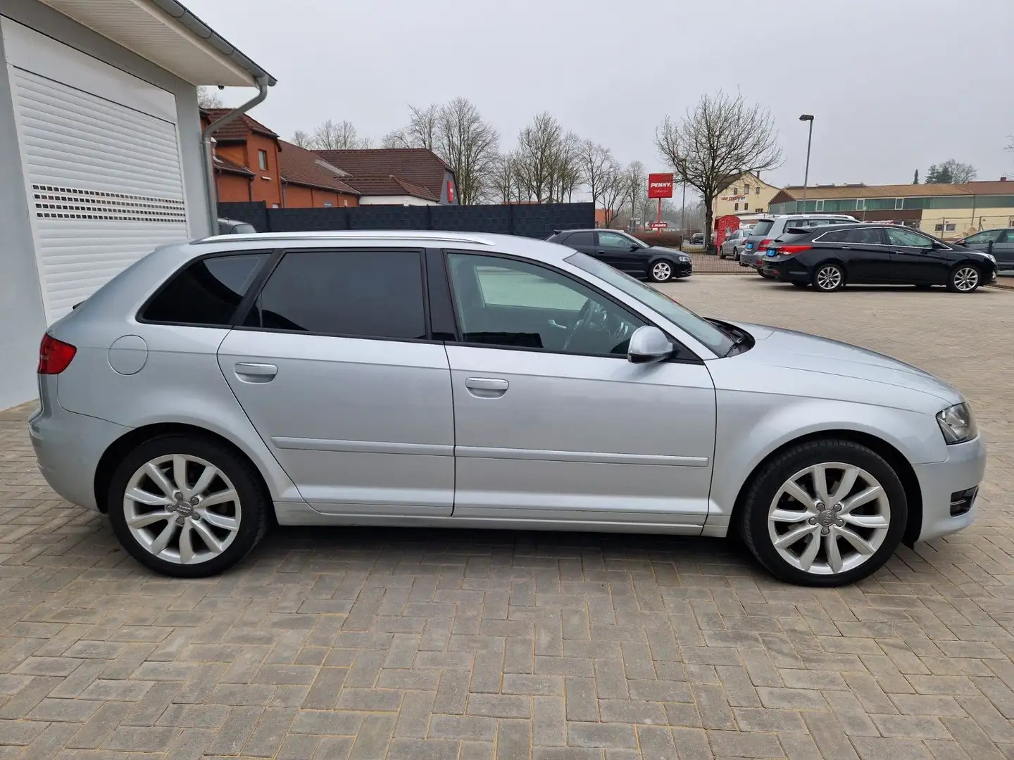 Audi A3 2.0 TDI+Scheckheft+AHK+Tempomat Argent - 2