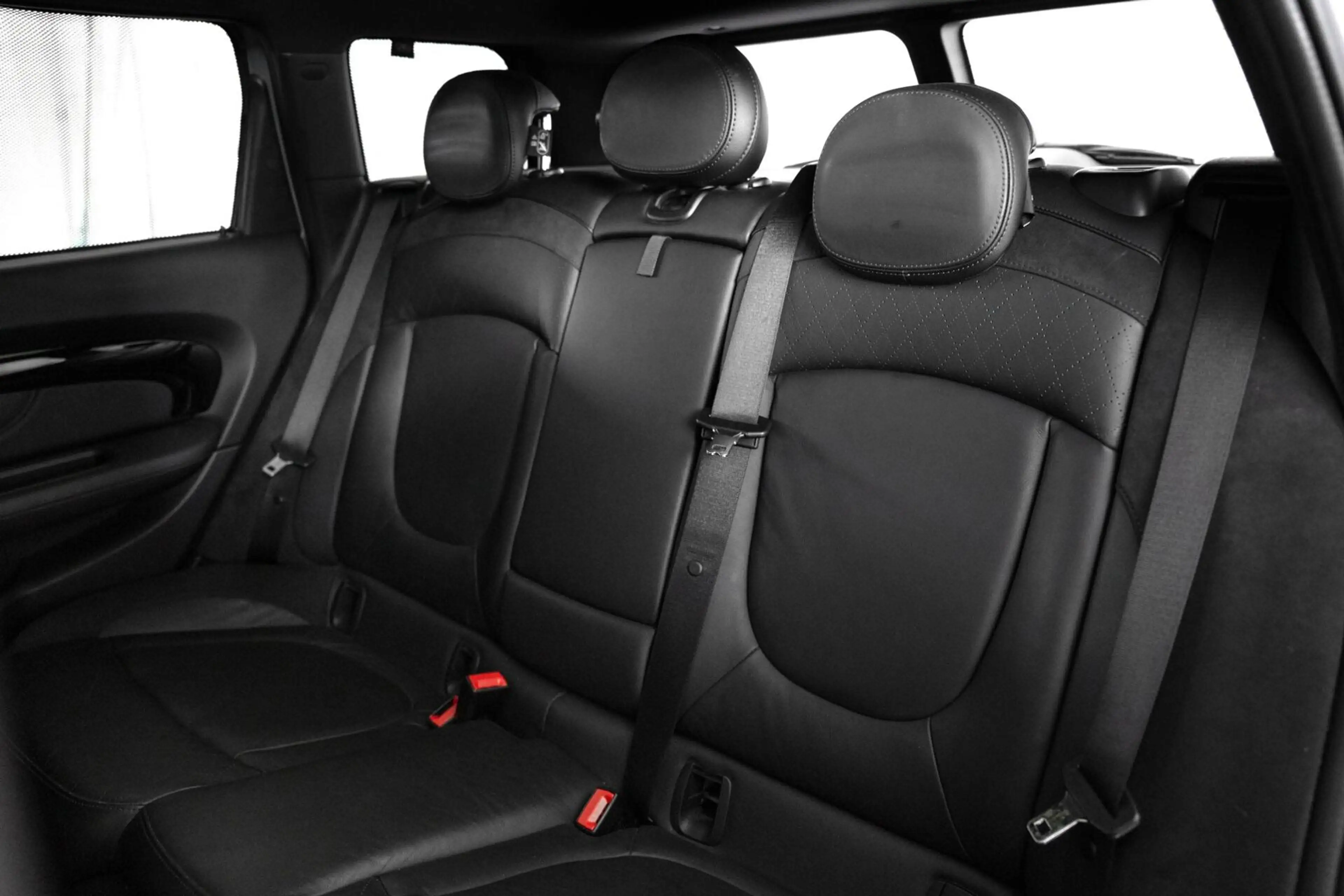 MINI Cooper Clubman 1.5 Chili Serious Business / Pano / Harman Kardon — photo 17