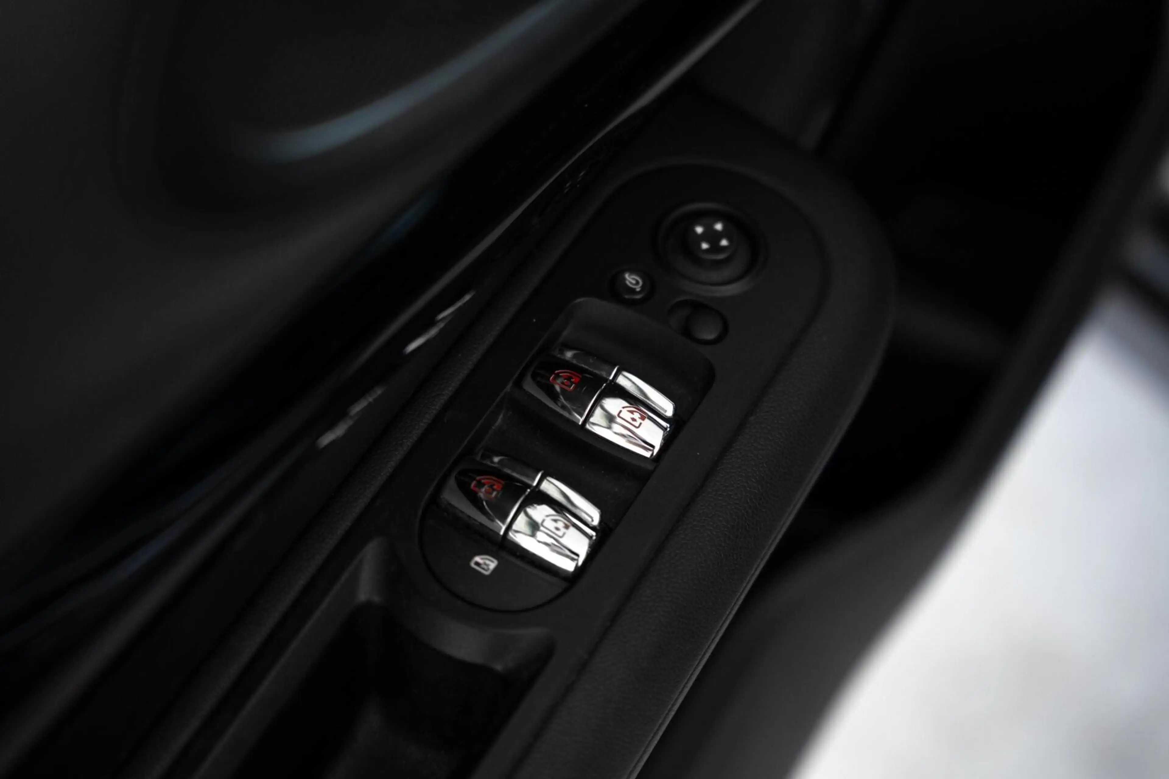 MINI Cooper Clubman 1.5 Chili Serious Business / Pano / Harman Kardon — photo 35