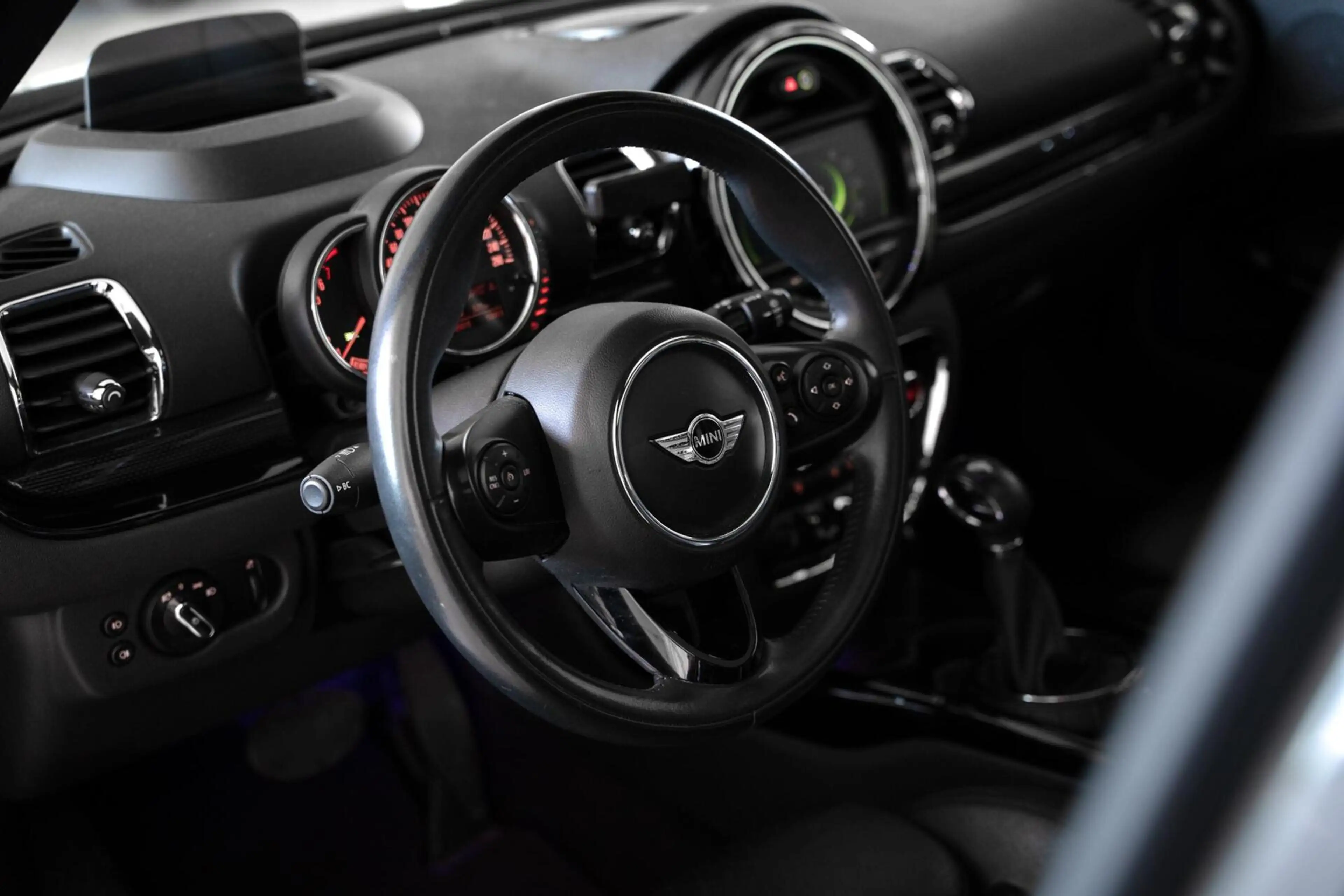 MINI Cooper Clubman 1.5 Chili Serious Business / Pano / Harman Kardon — photo 18