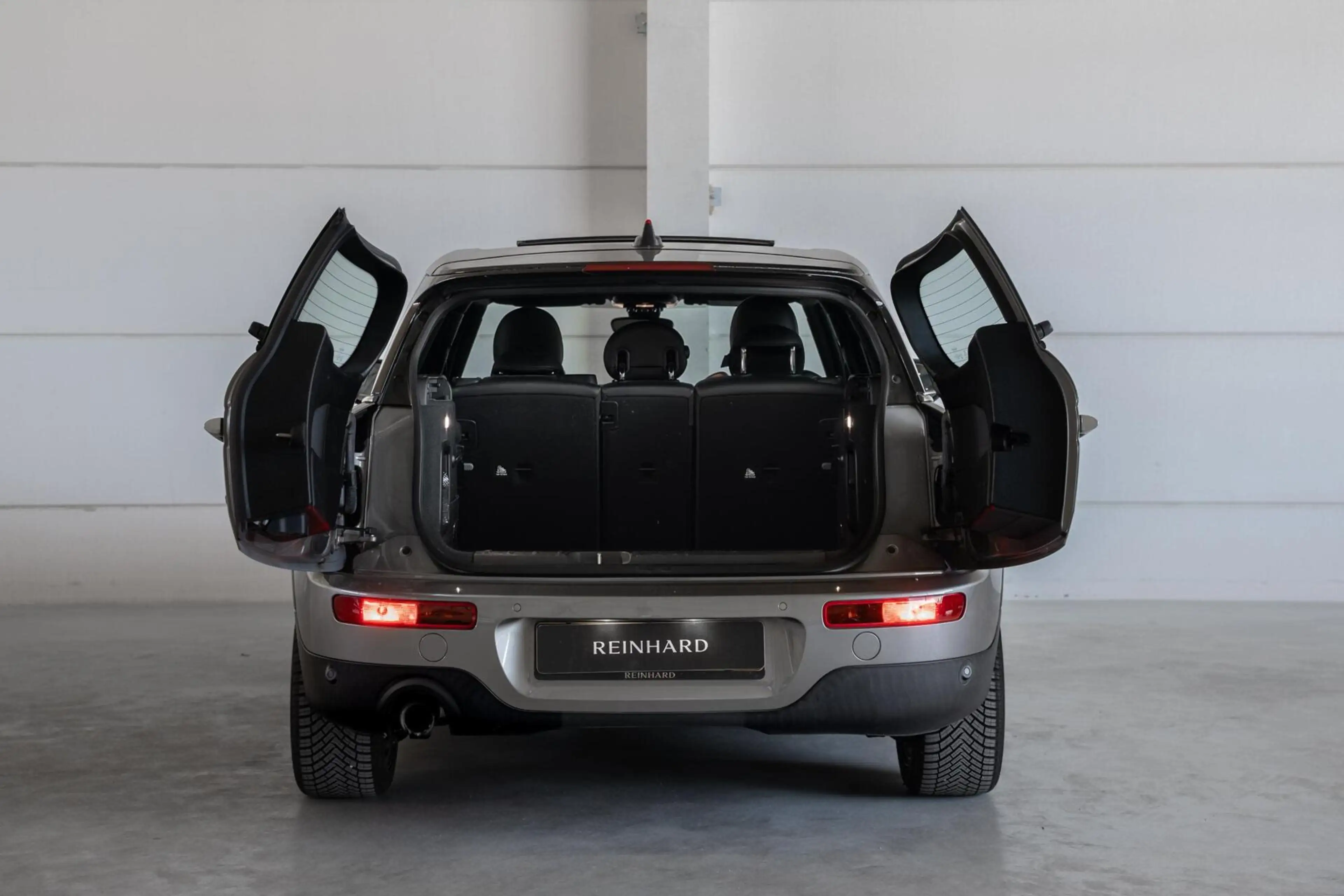 MINI Cooper Clubman 1.5 Chili Serious Business / Pano / Harman Kardon — photo 10