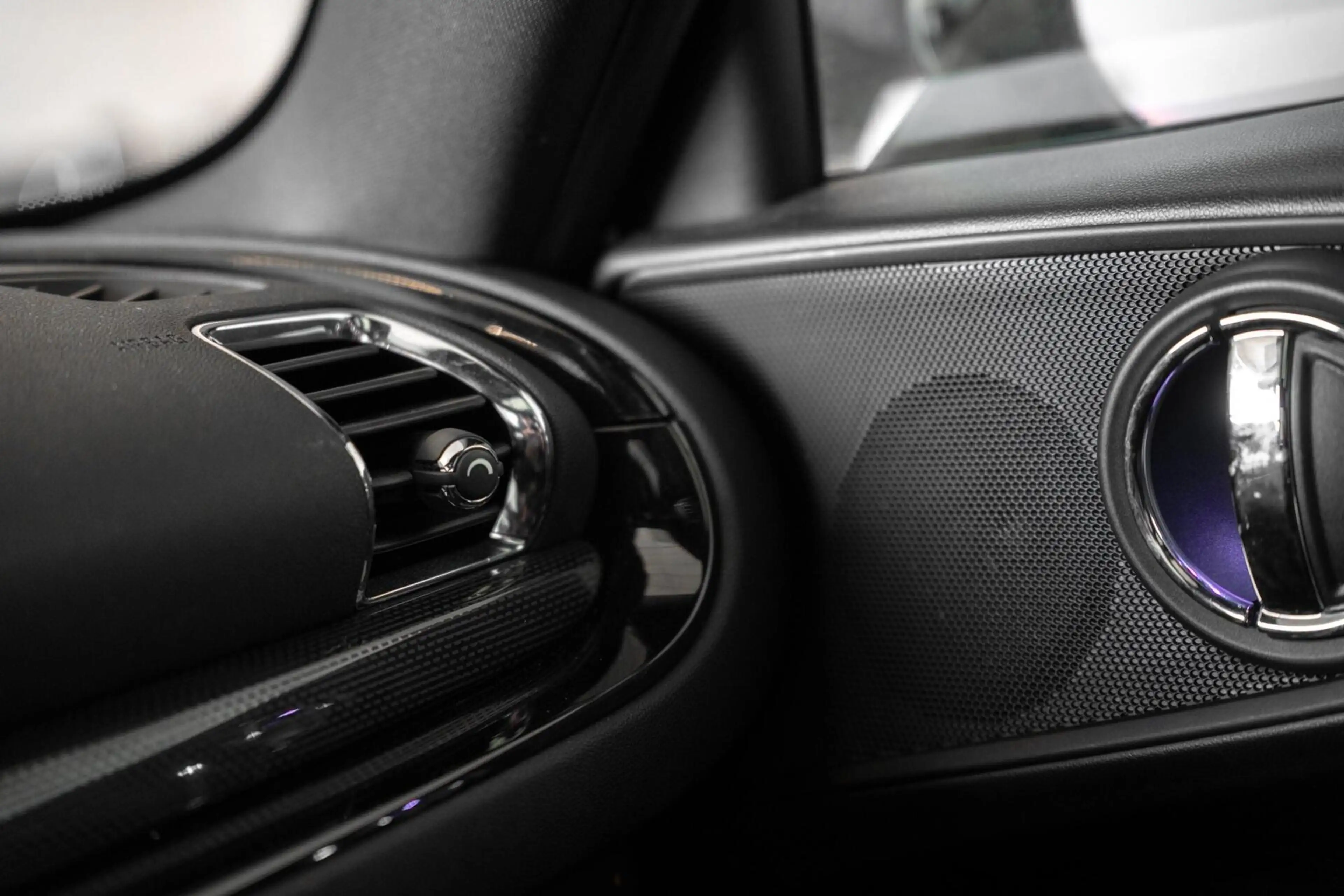 MINI Cooper Clubman 1.5 Chili Serious Business / Pano / Harman Kardon — photo 28
