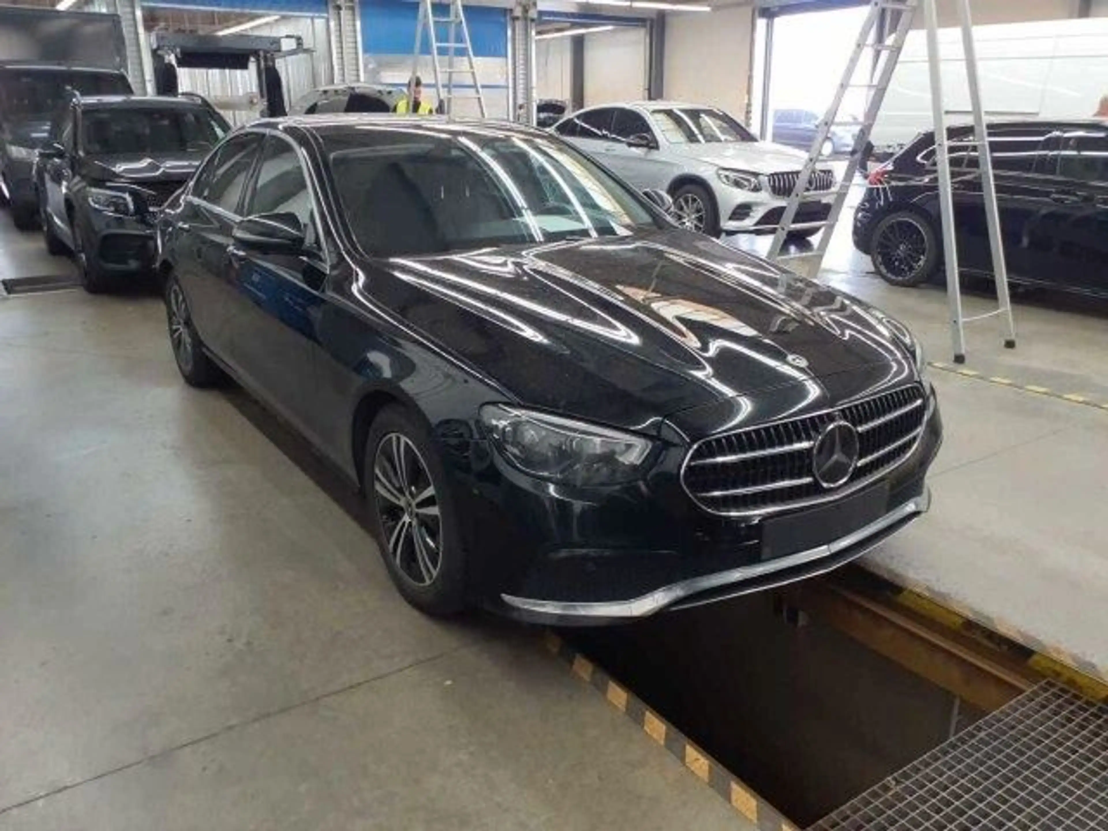 Mercedes-Benz E 220 d Limo Avantgarde WIDE*MBEAM*360*AMBIENT*AC