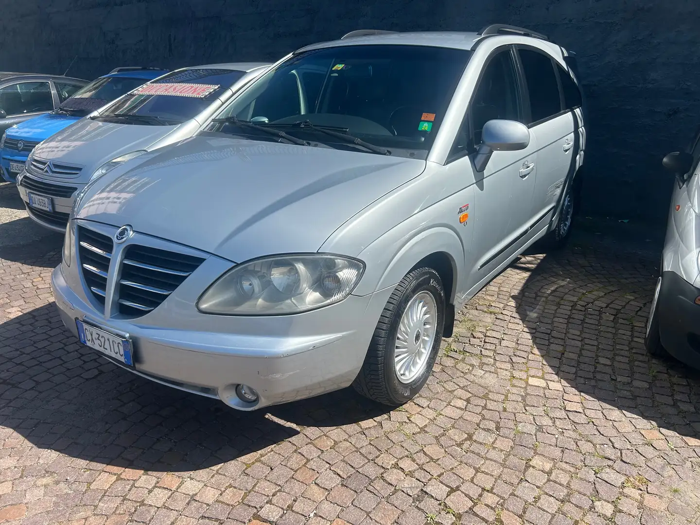 SsangYong Rodius 4Wd Automatica Grey - 2