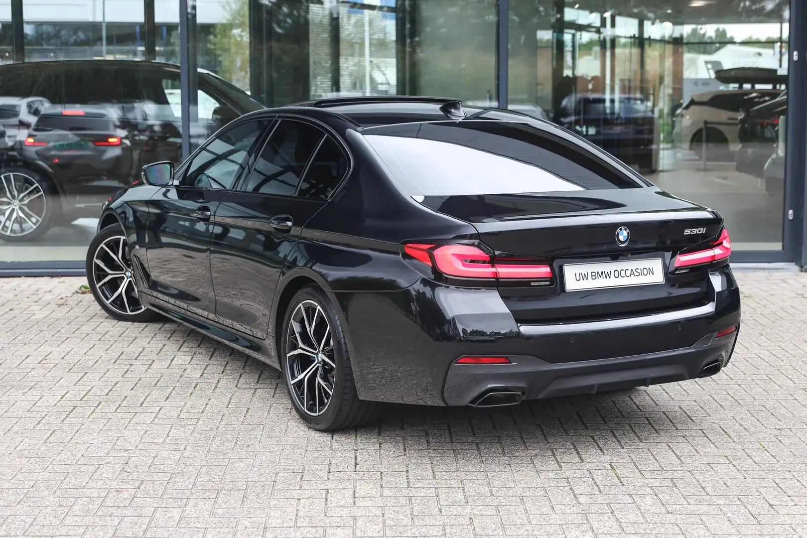 BMW 530 5 Serie 530i High Executive M Sport Automaat / Sch Noir - 2
