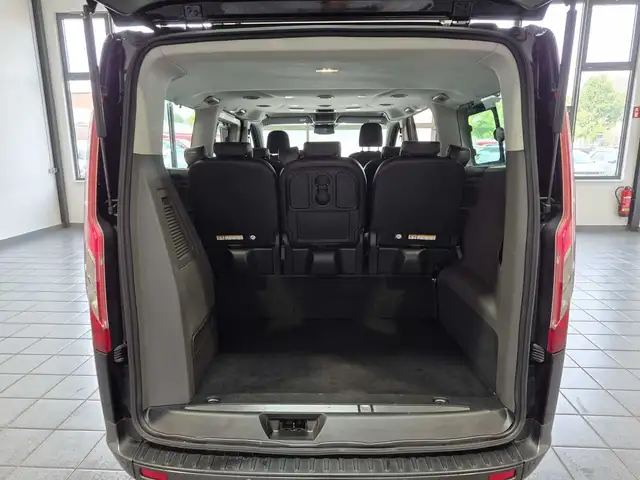 Ford Transit Custom view 6