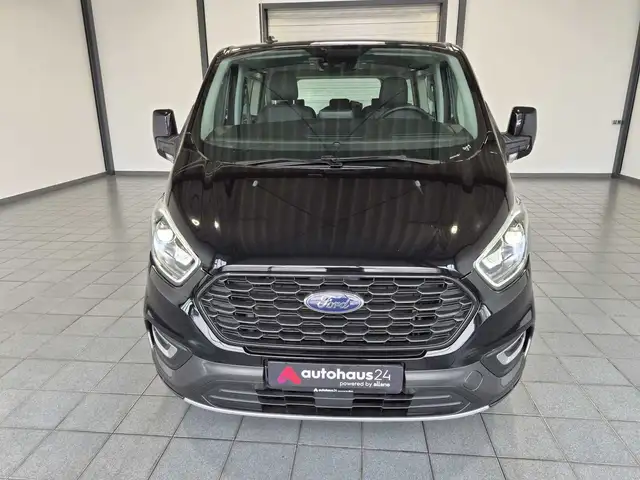 Ford Transit Custom view 2
