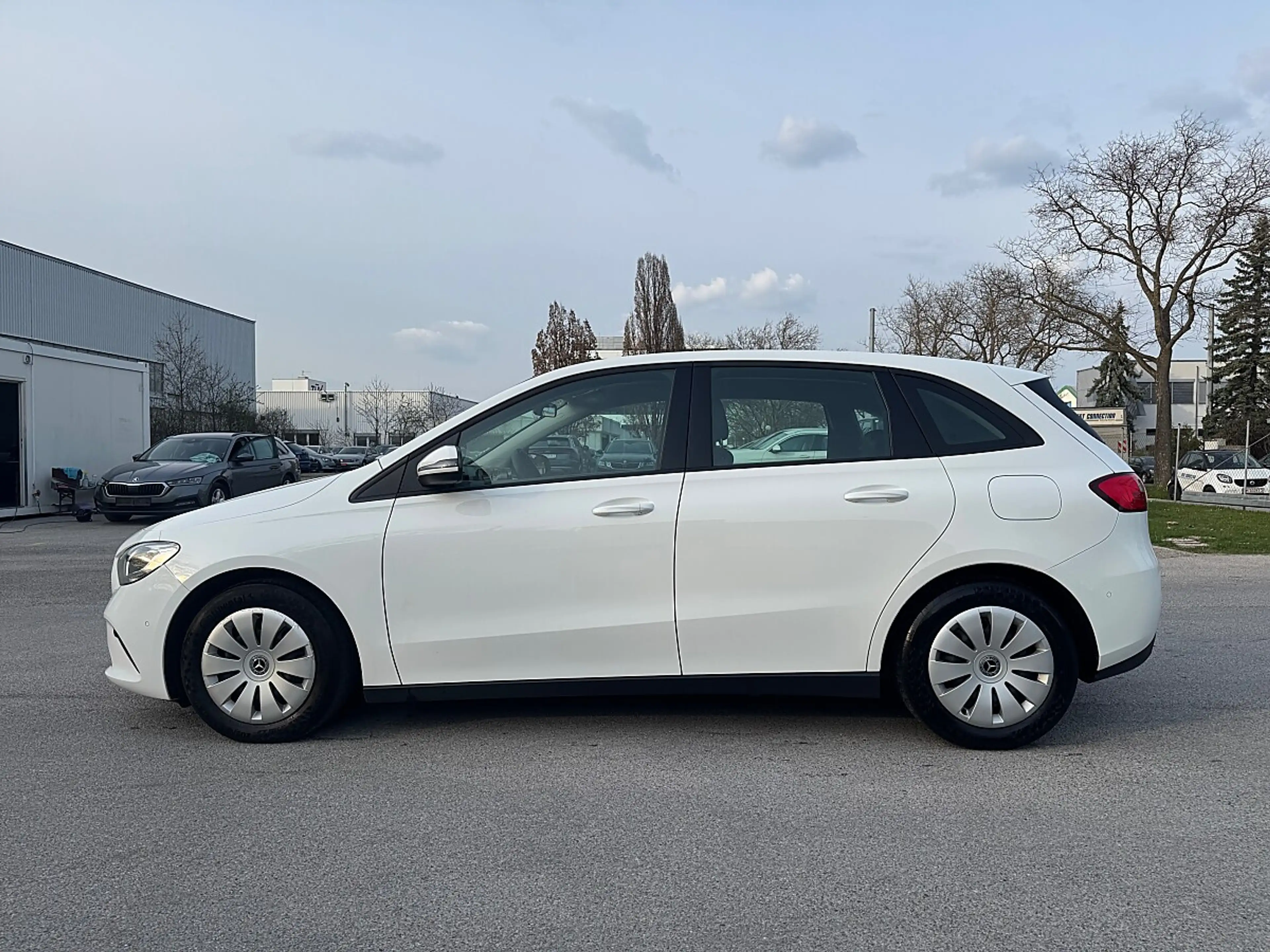 Mercedes-Benz B 160 d / 1BESITZ / NAVI / RFK / SHZ / — photo 3