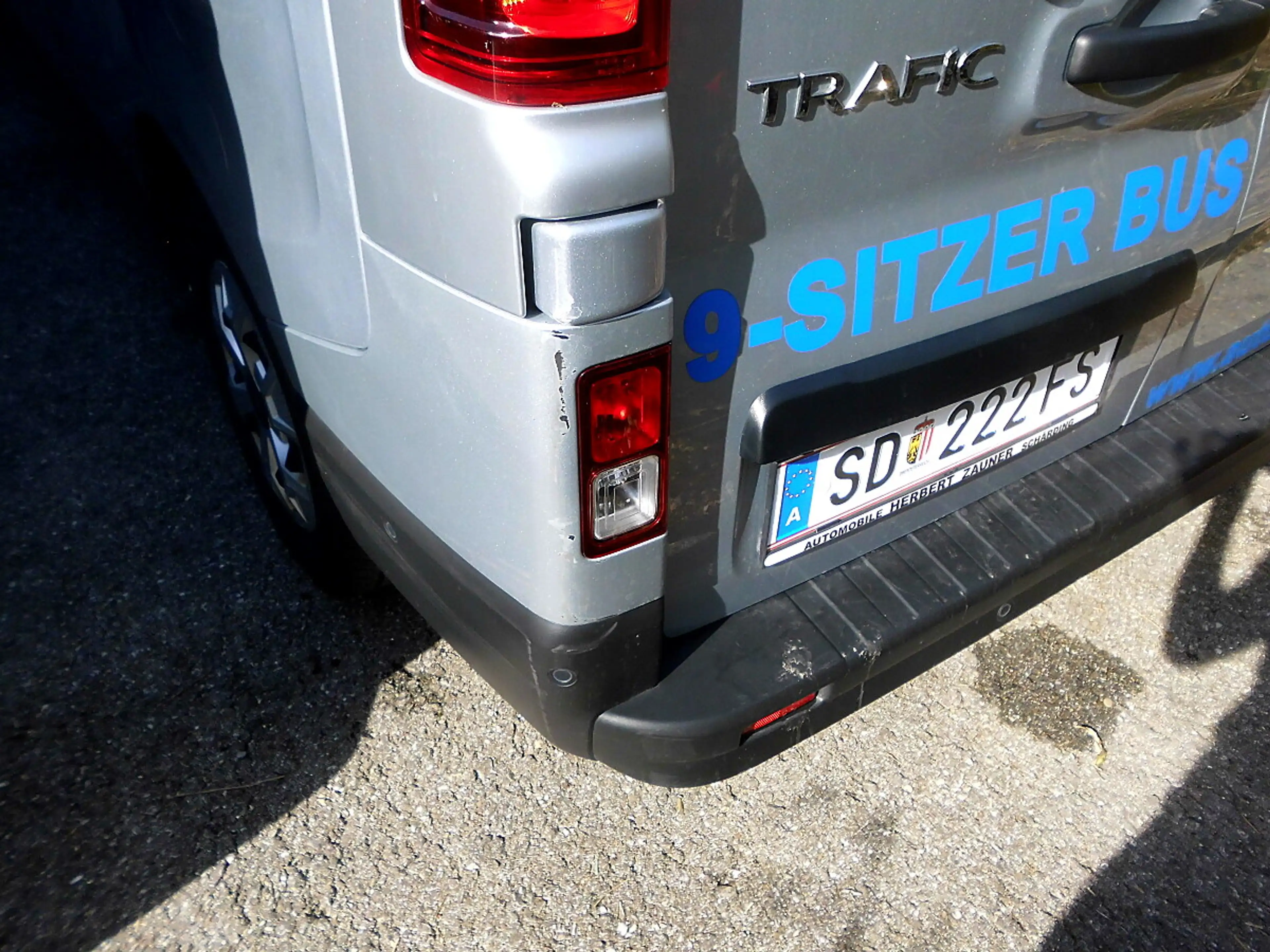Renault Trafic Grand Passenger Equilibre Blue dCi 150 — photo 11