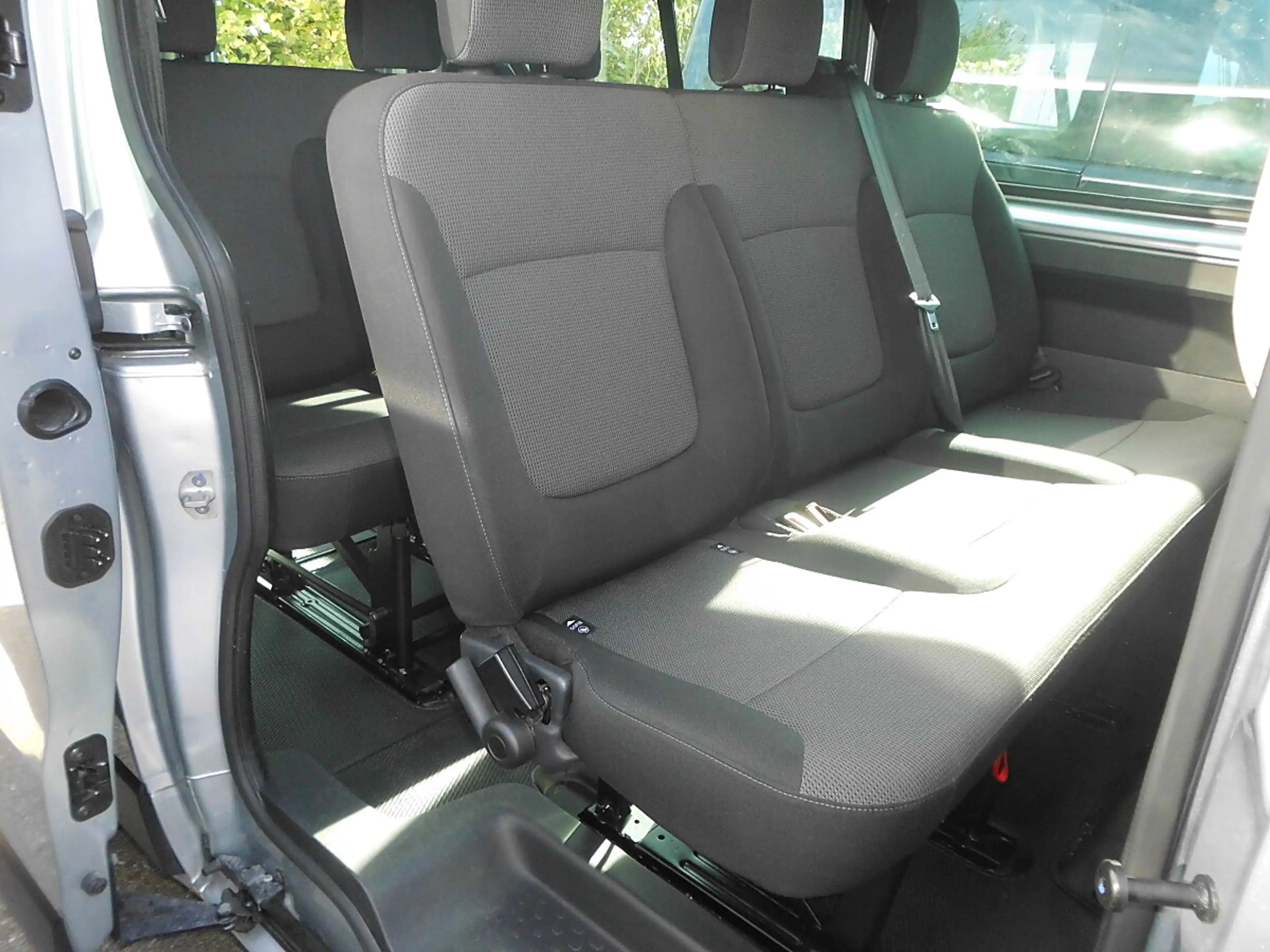 Renault Trafic Grand Passenger Equilibre Blue dCi 150 — photo 6