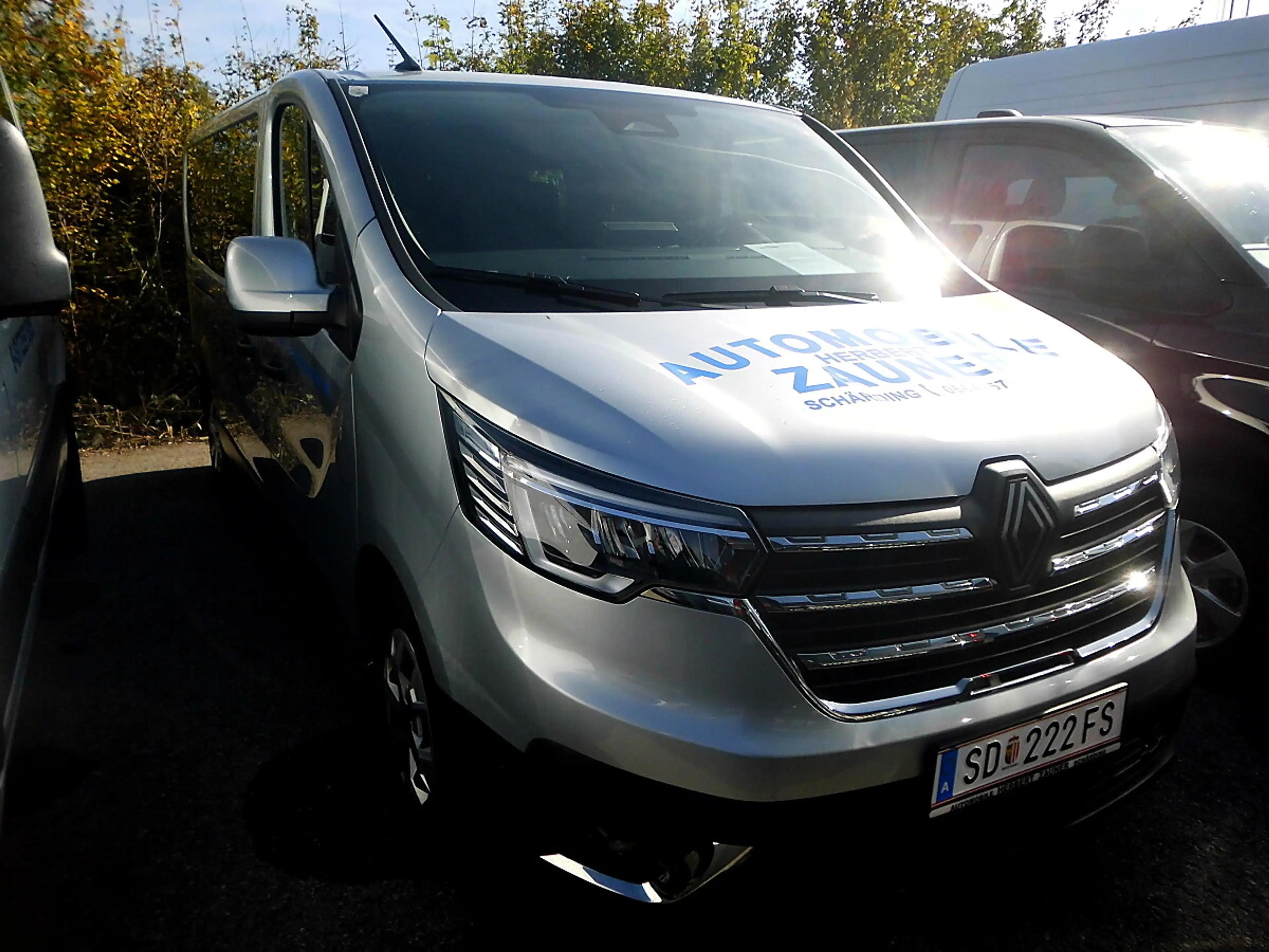 Renault Trafic Grand Passenger Equilibre Blue dCi 150 — photo 4