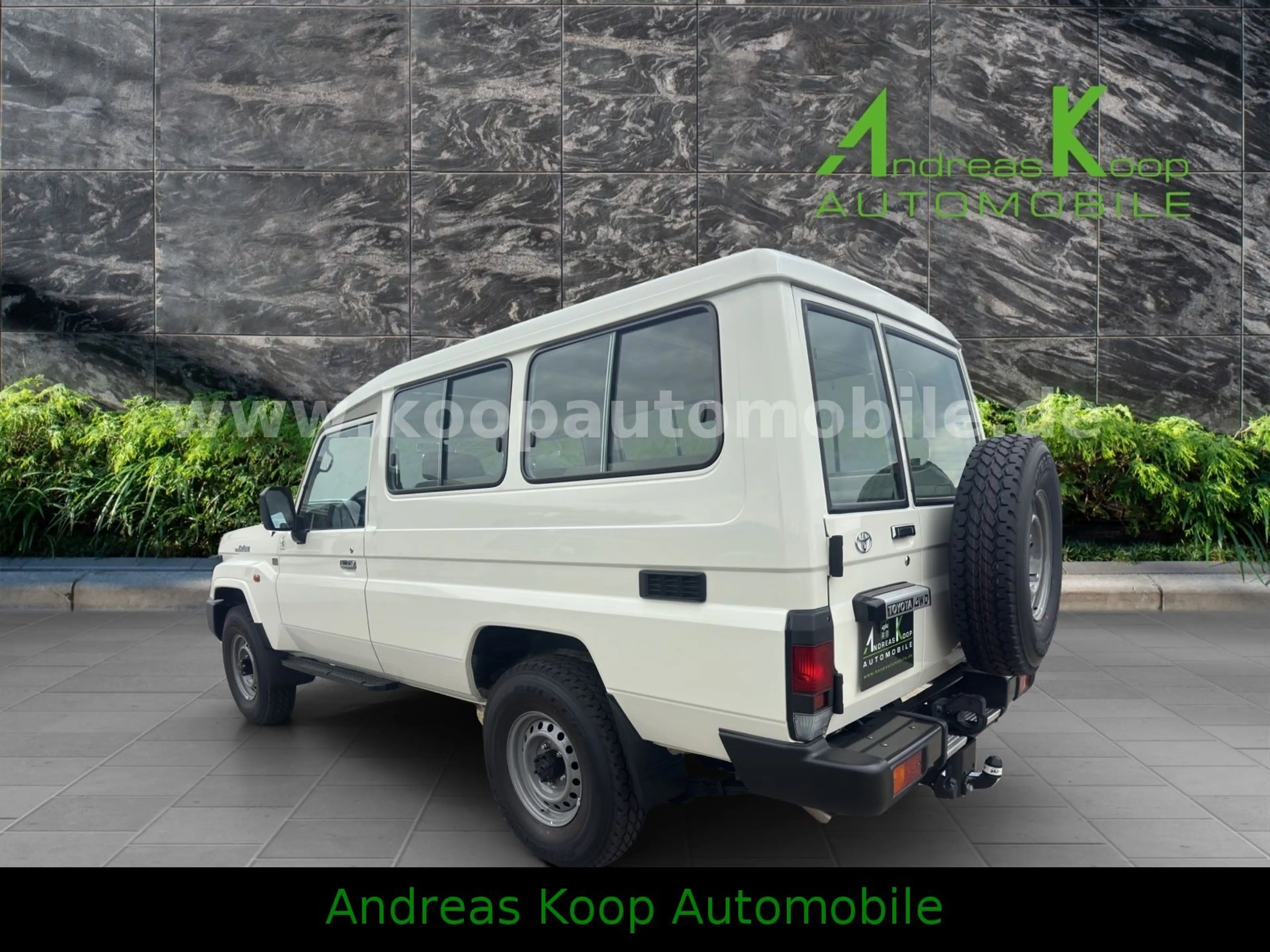 Toyota Land Cruiser GDJ 78 2,8d STD 2x90 40th Sofort — photo 3