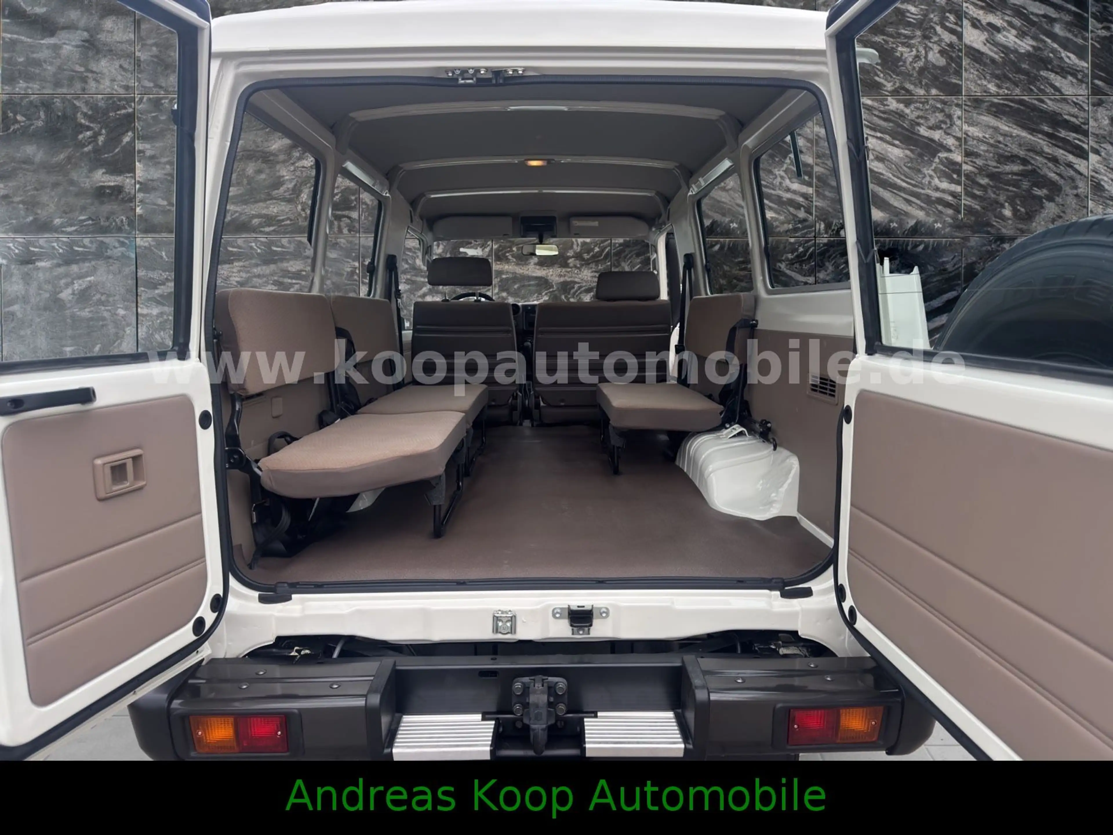 Toyota Land Cruiser GDJ 78 2,8d STD 2x90 40th Sofort — photo 9