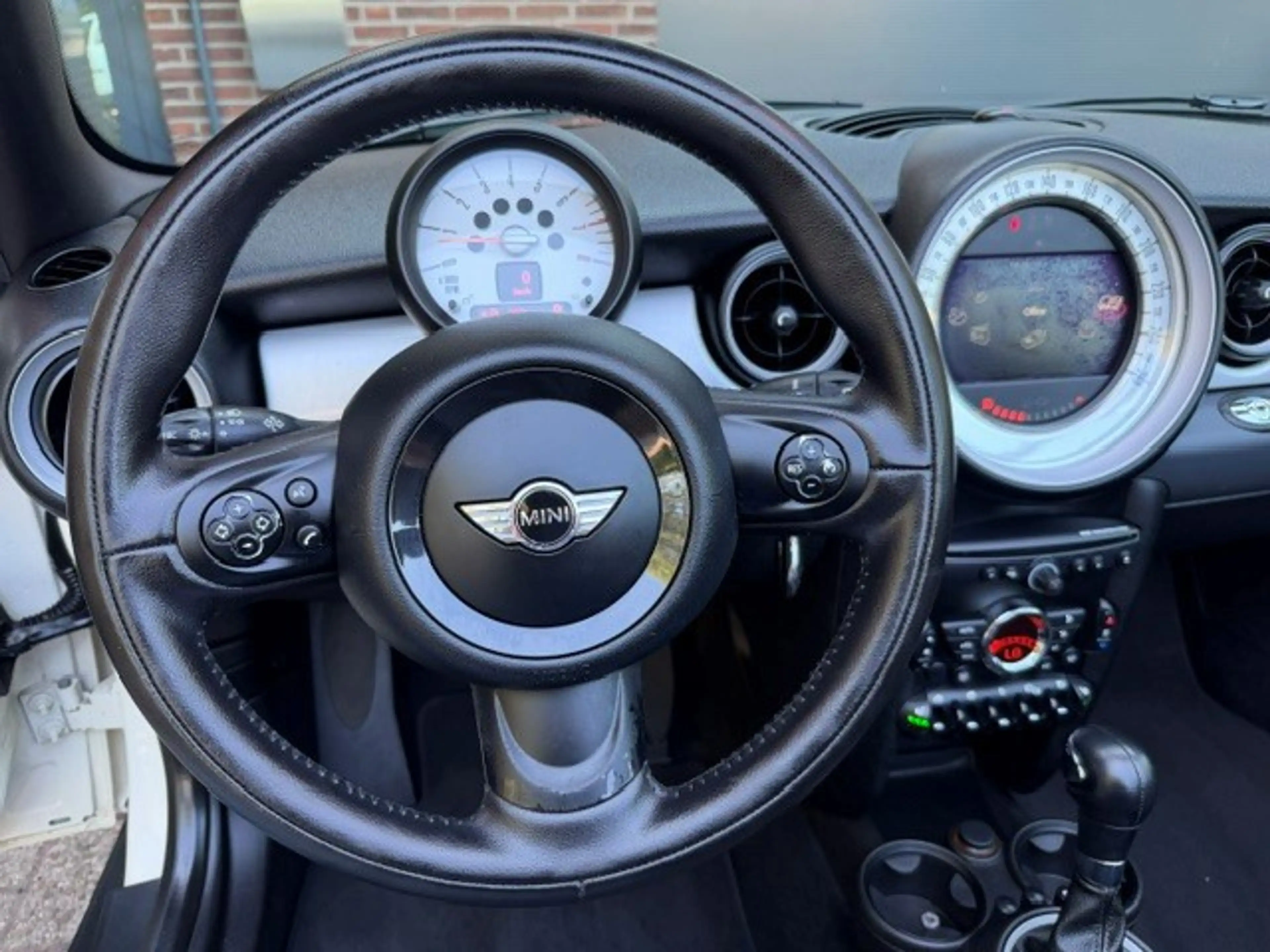 MINI Cooper Cabrio 1.6 Automaat / bj.2012 / kleur: wit / sportvelgen — photo 14