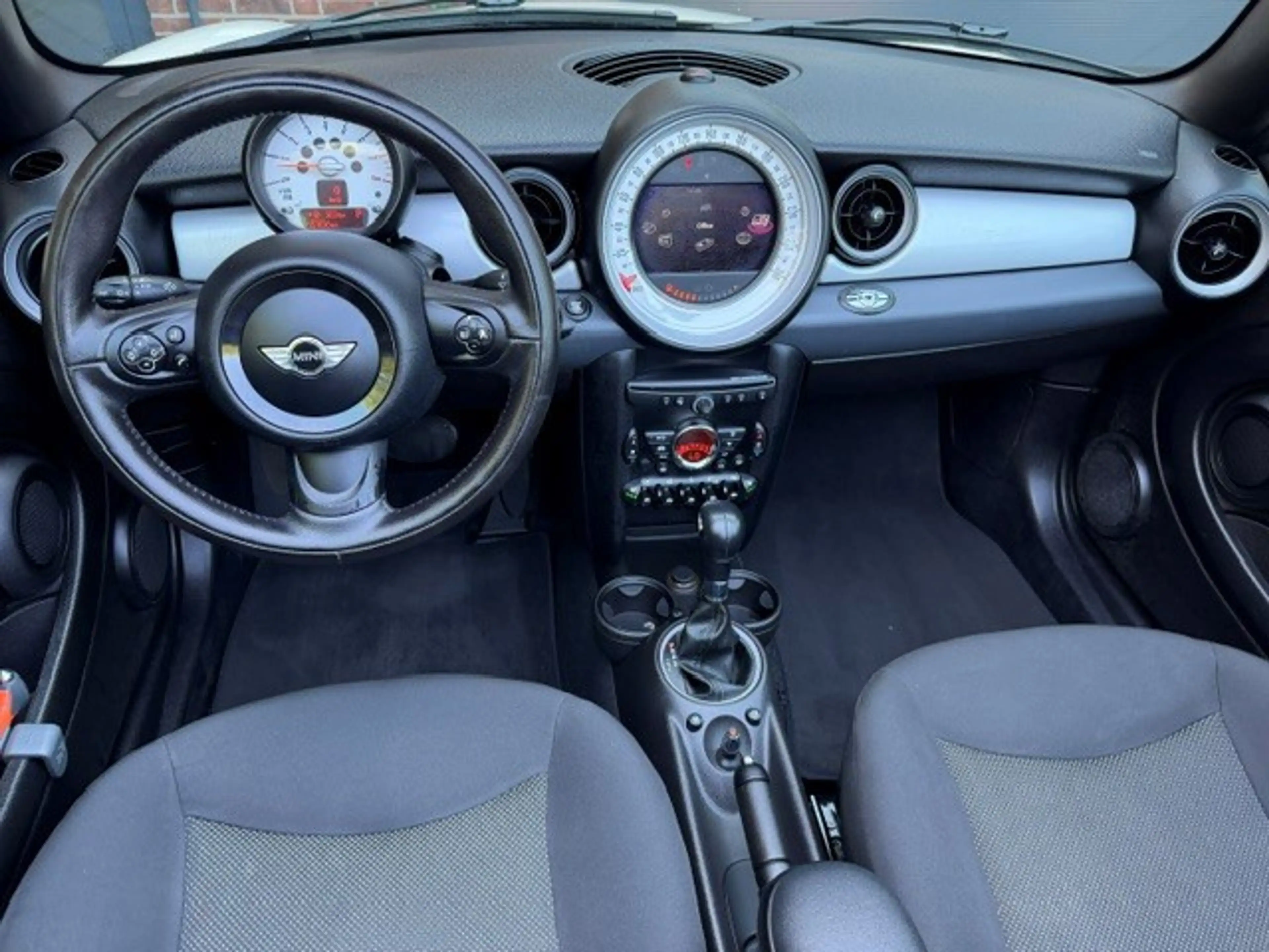 MINI Cooper Cabrio 1.6 Automaat / bj.2012 / kleur: wit / sportvelgen — photo 5