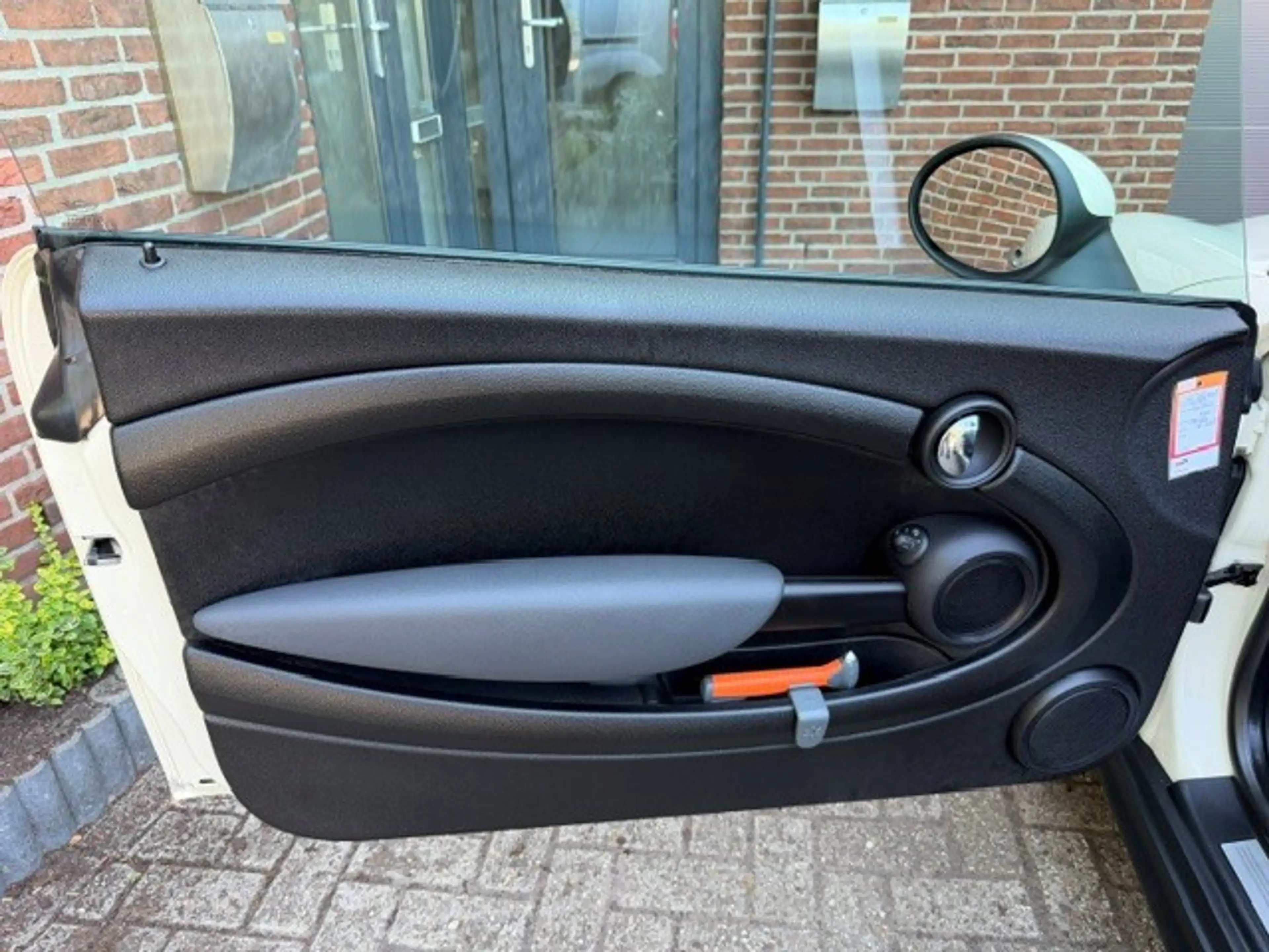MINI Cooper Cabrio 1.6 Automaat / bj.2012 / kleur: wit / sportvelgen — photo 15