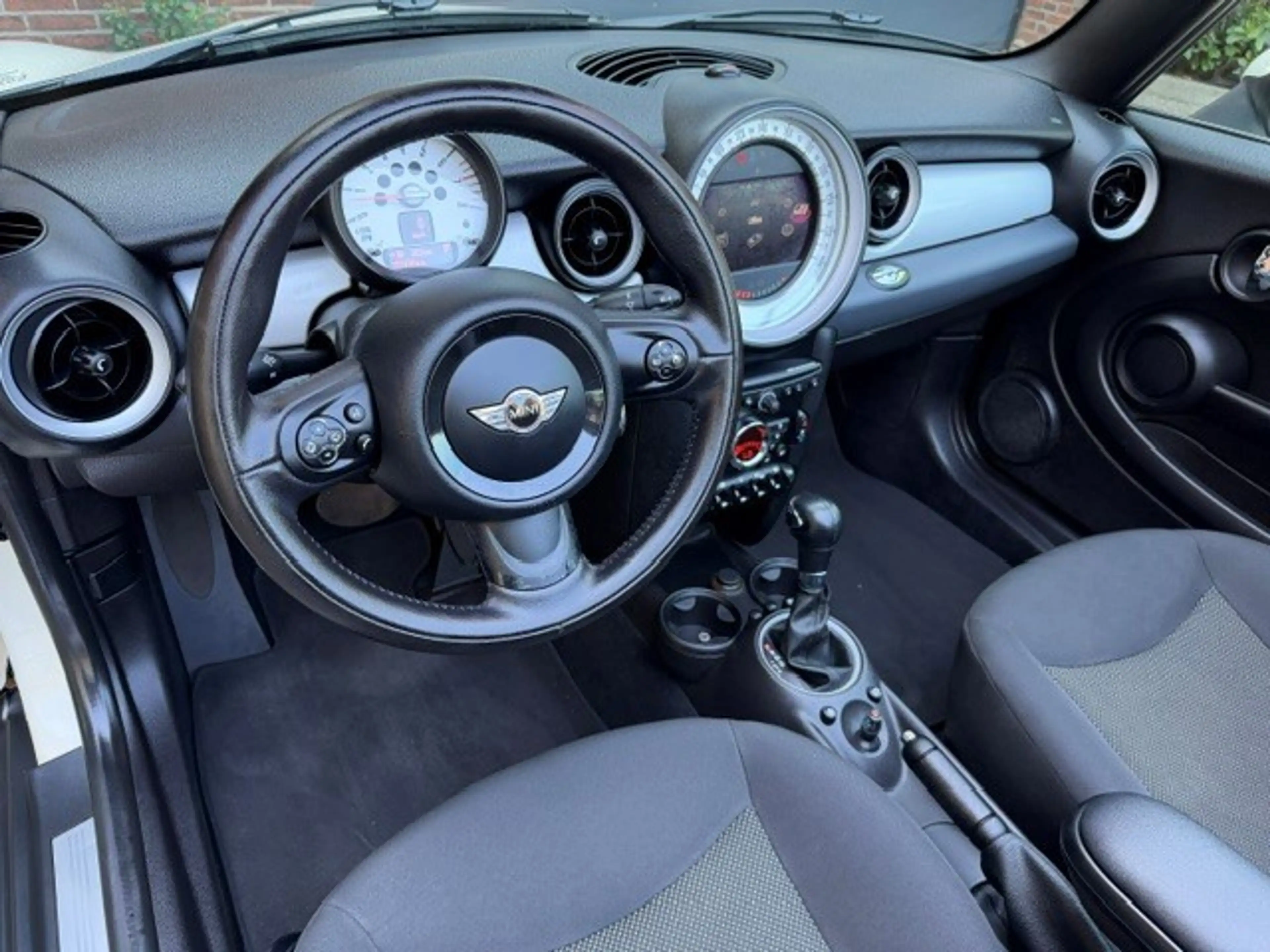 MINI Cooper Cabrio 1.6 Automaat / bj.2012 / kleur: wit / sportvelgen — photo 6