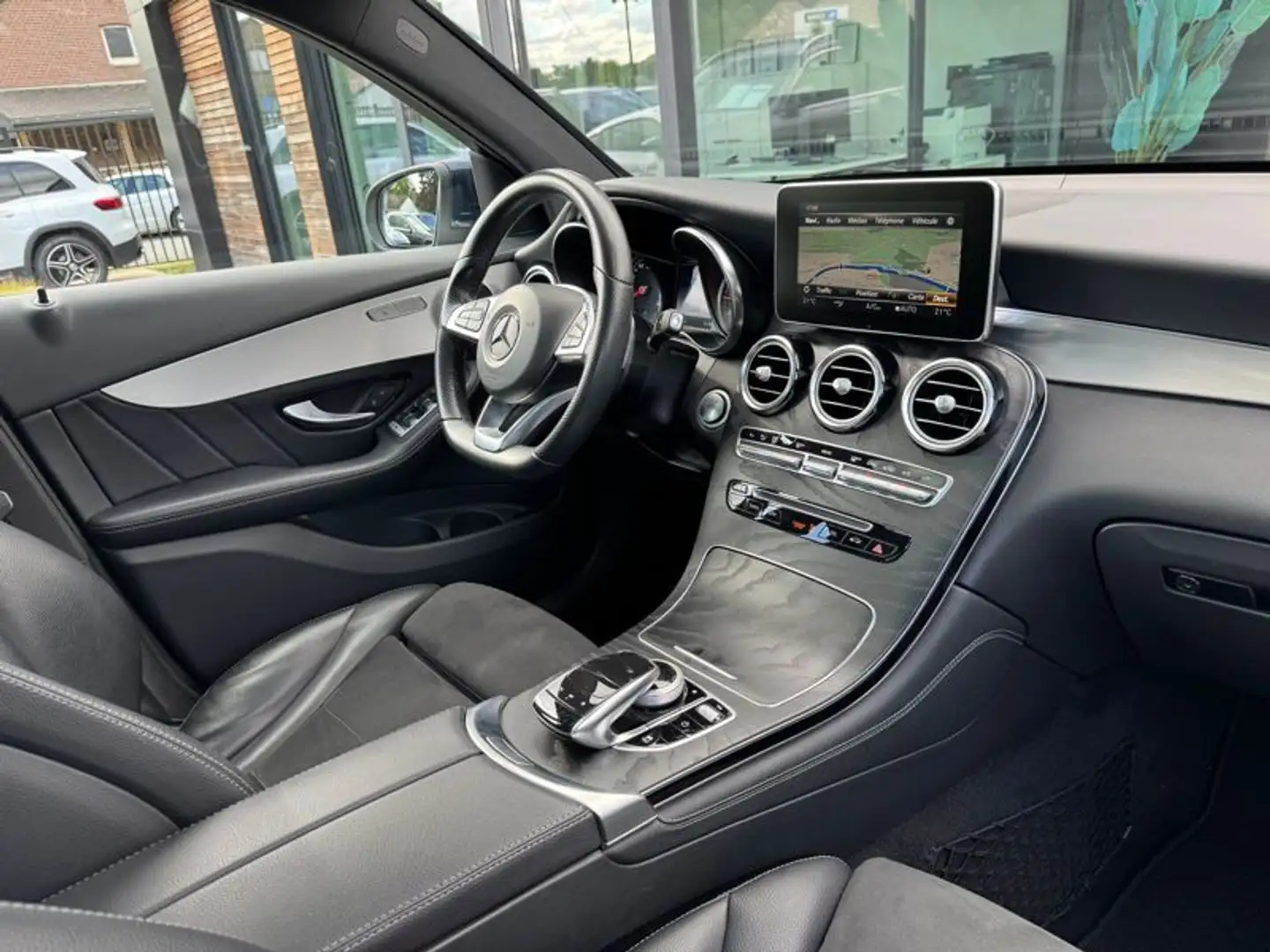 Mercedes-Benz GLC 220 220 d 4MATIC SUV - 2