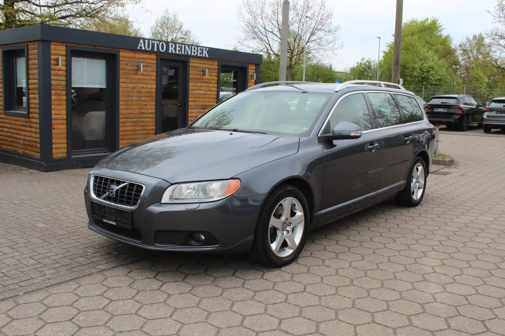 Volvo V70 2.4 D5 Automatik Summum Gris - 1