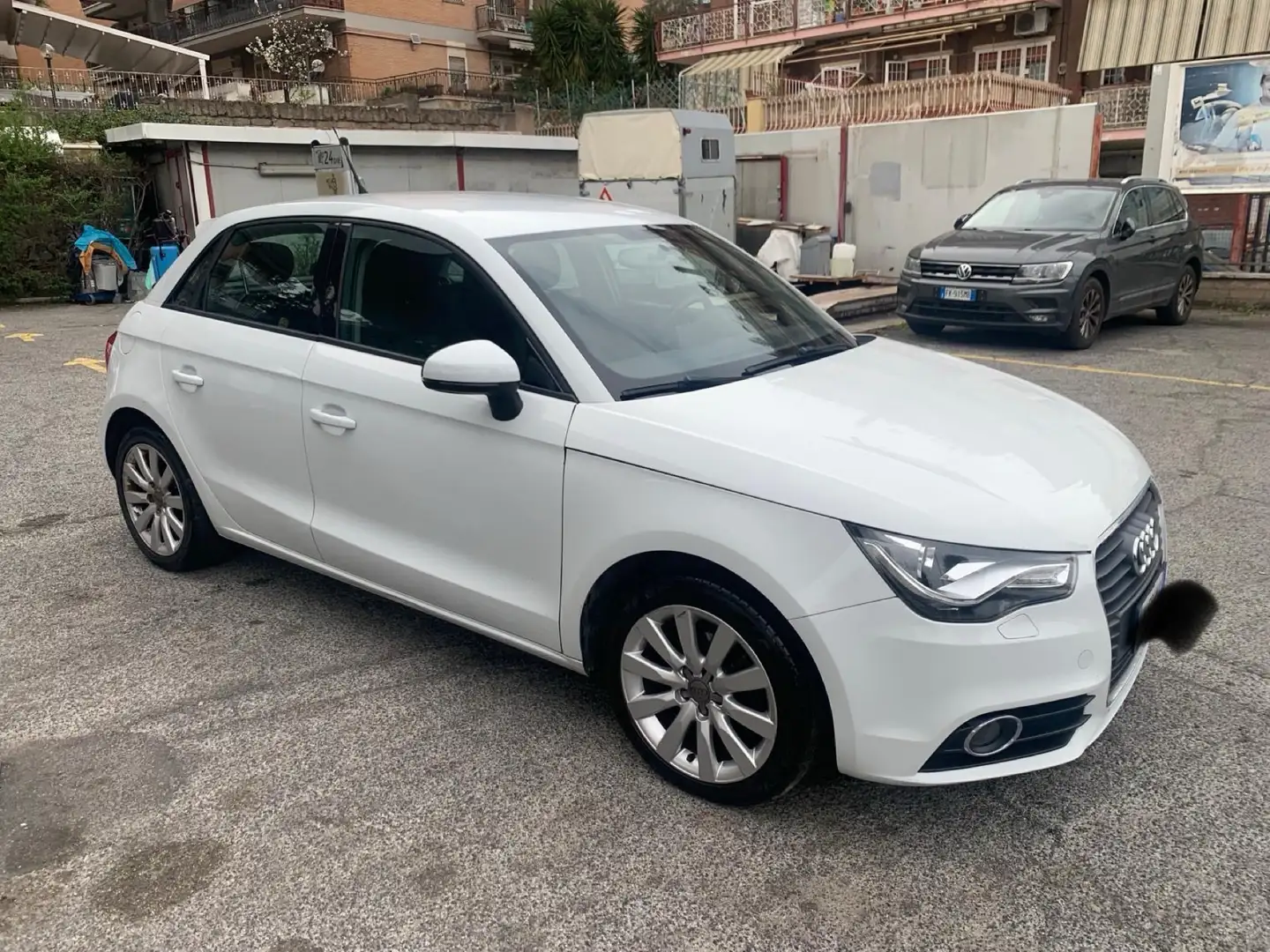 Audi A1 A1 Sportback 1.6 tdi Attraction s-tronic Wit - 2