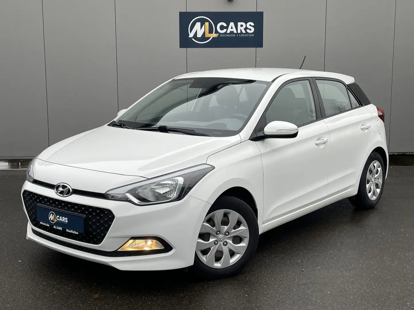 Hyundai i20 ESSENCE 5 PORTES Blanc - 1